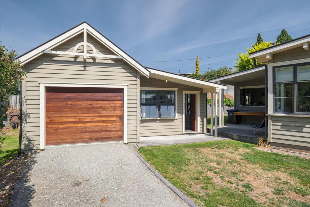 Lavender Country Cottage - Arrowtown Holiday Home view 4