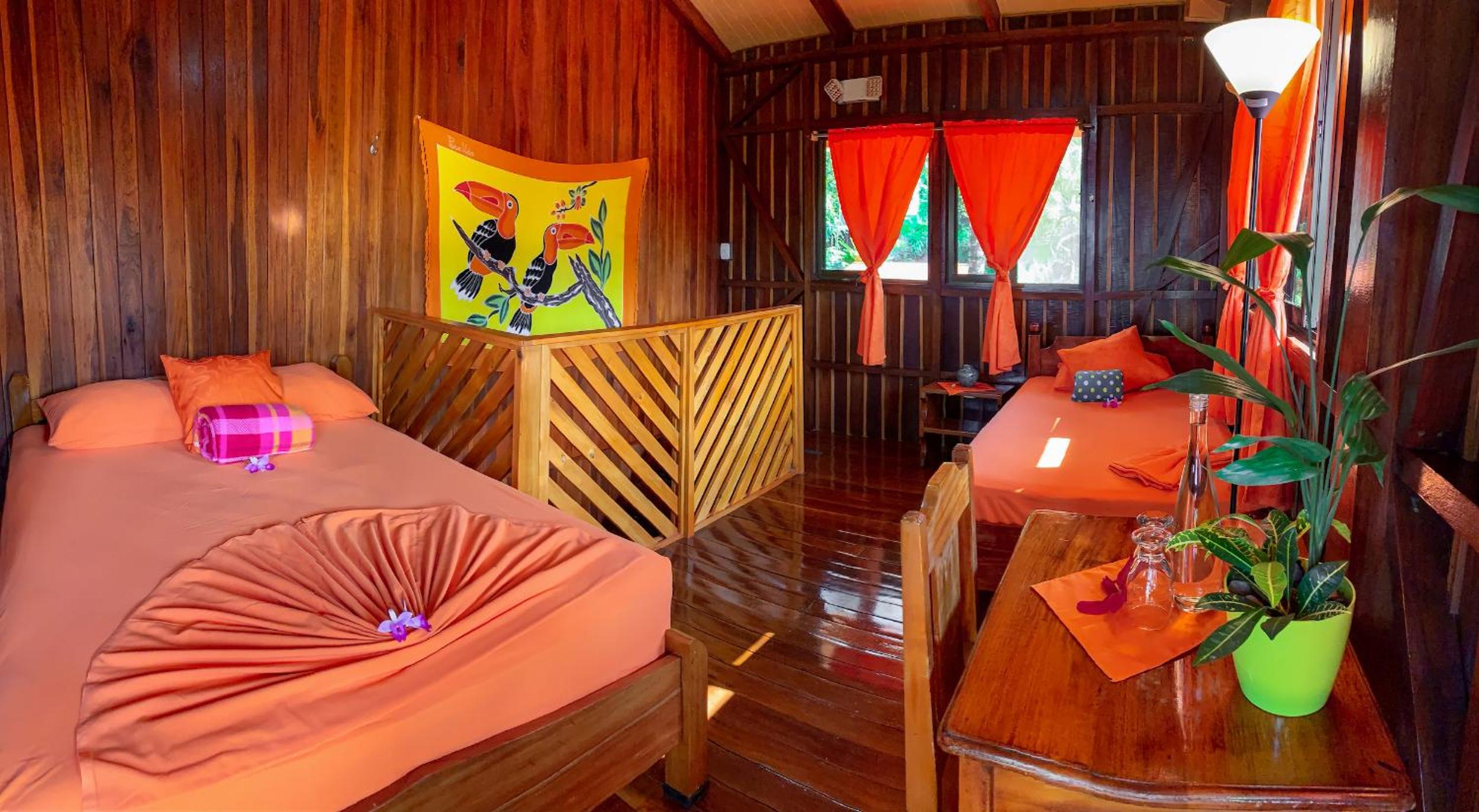 Las Caletas Lodge