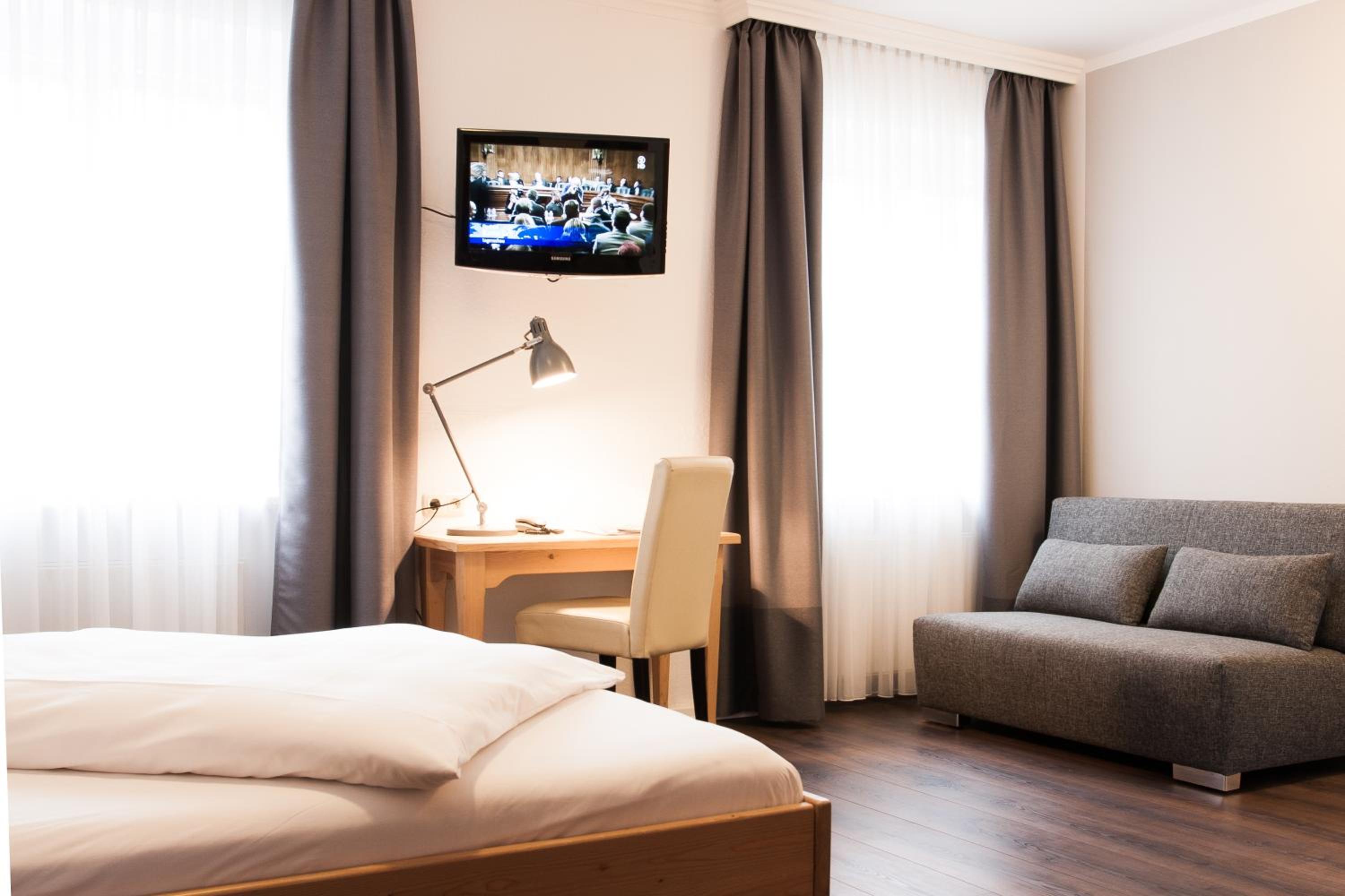 Munich Vacations - Hotel Villa Solln - Property Image 7