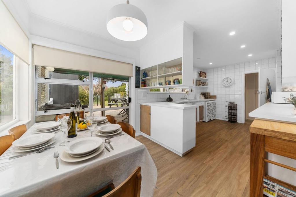 Calapso Cottage - Waikanae Beach Holiday Home view 4