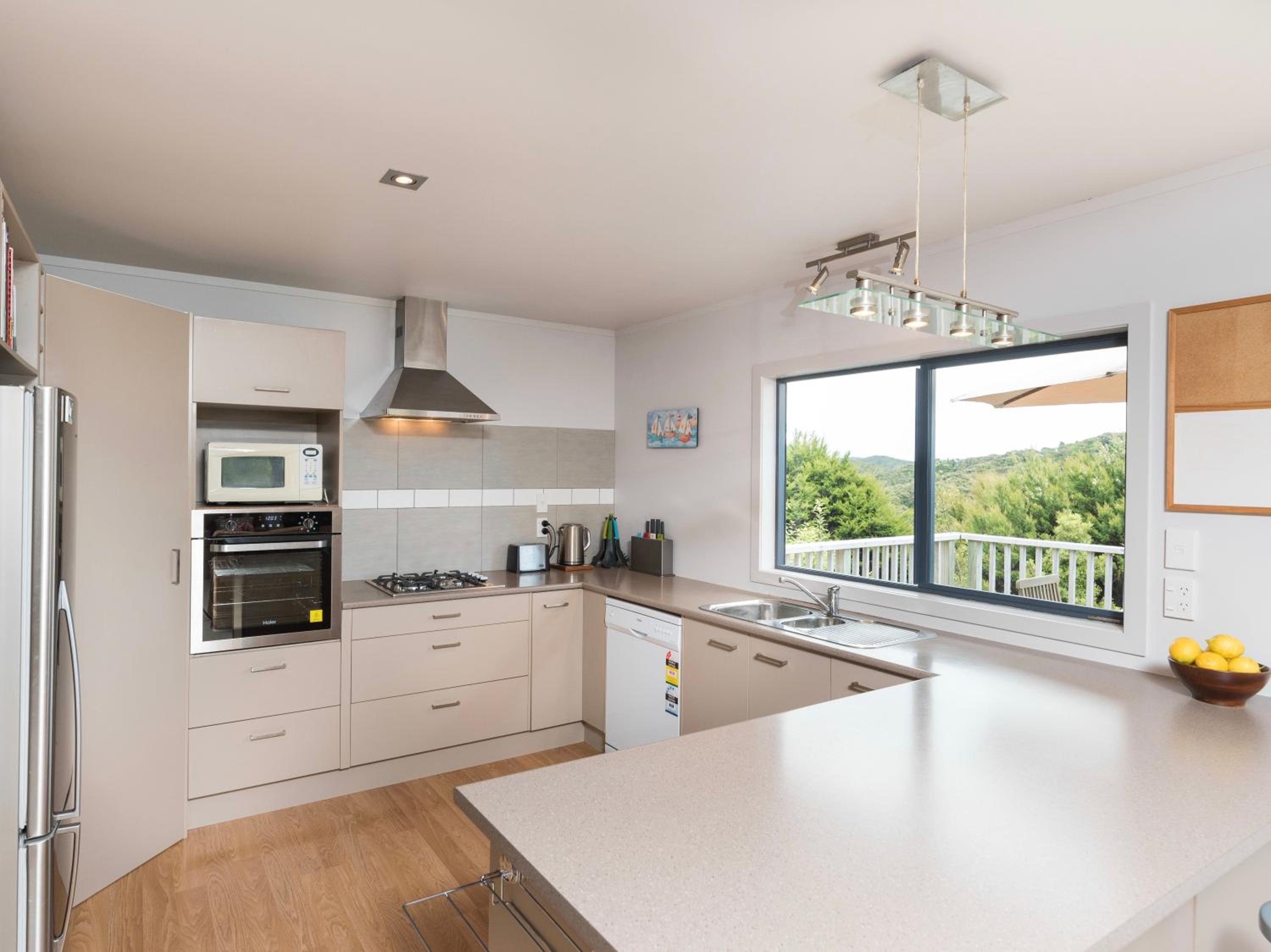 Skipper's Haven - Opua Holiday Home view 3