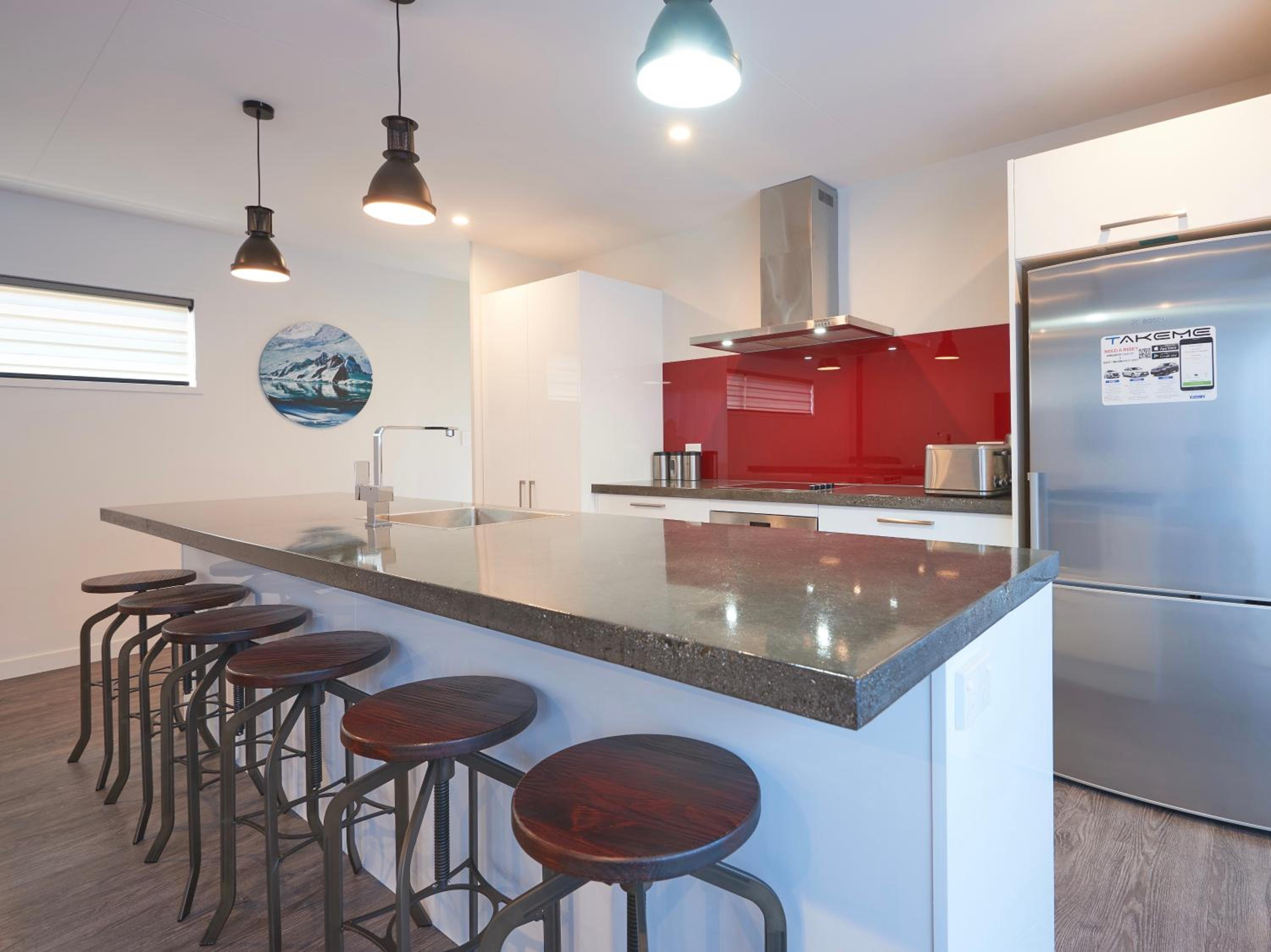Southern Lakes Spa - Queenstown Apartment R2 view 3