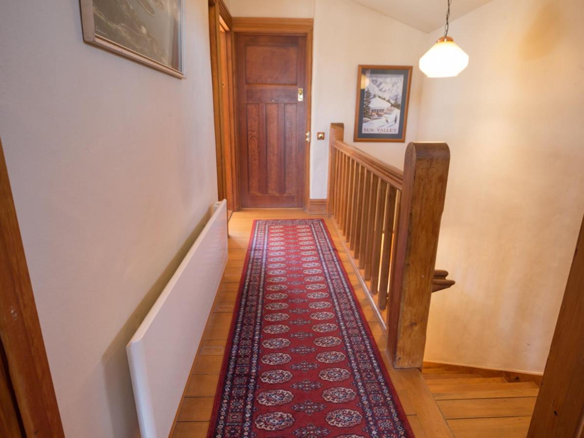 McAlister House - Queenstown Holiday Home view 4