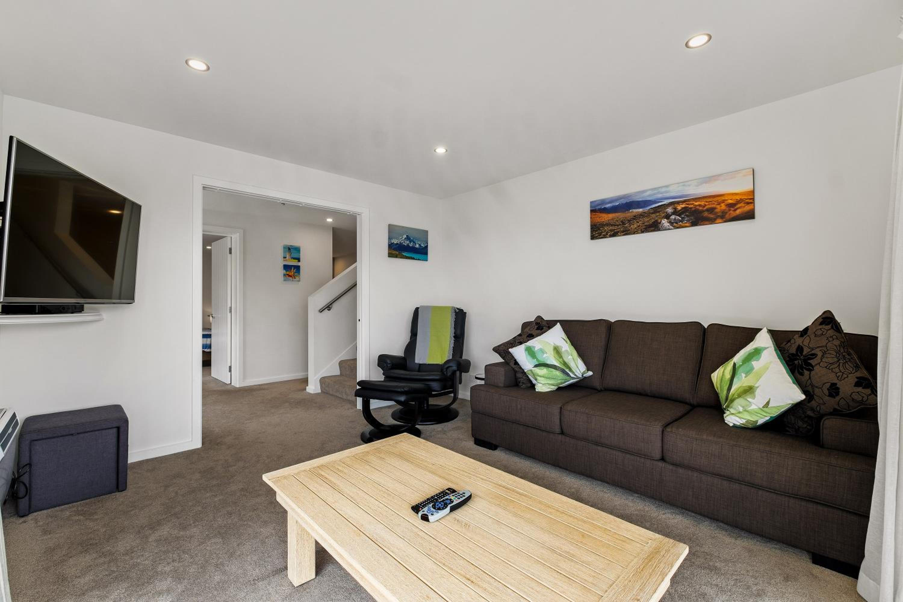 Queenstown Lake Views - Downstairs Apartment