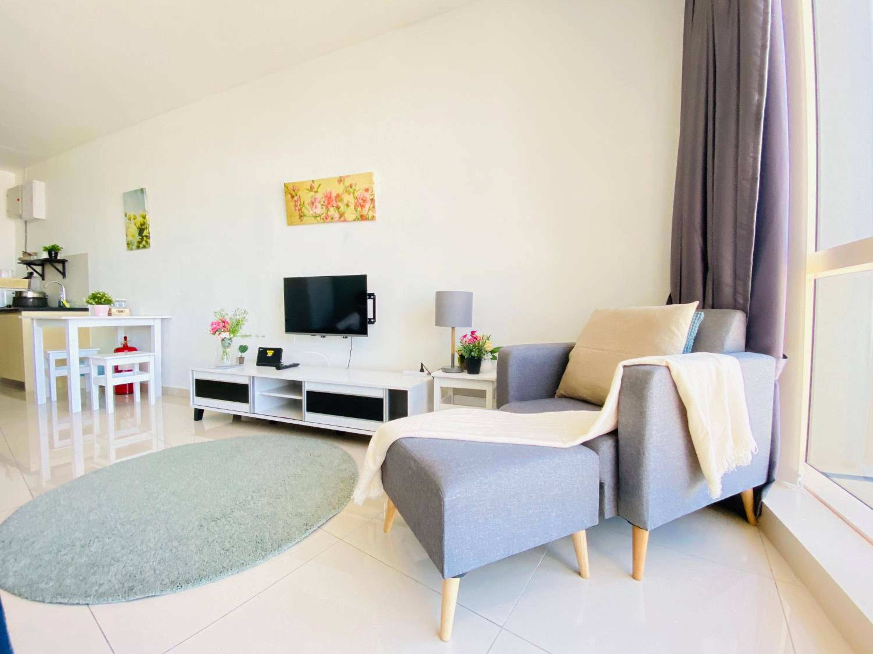 Chrisenbel Suites - Pinnacle PJ