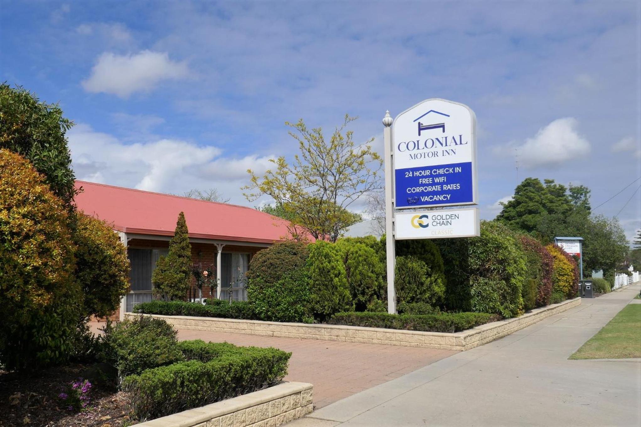 Hotel Colonial Motor Inn Bairnsdale Golden Chain Property - Image 1