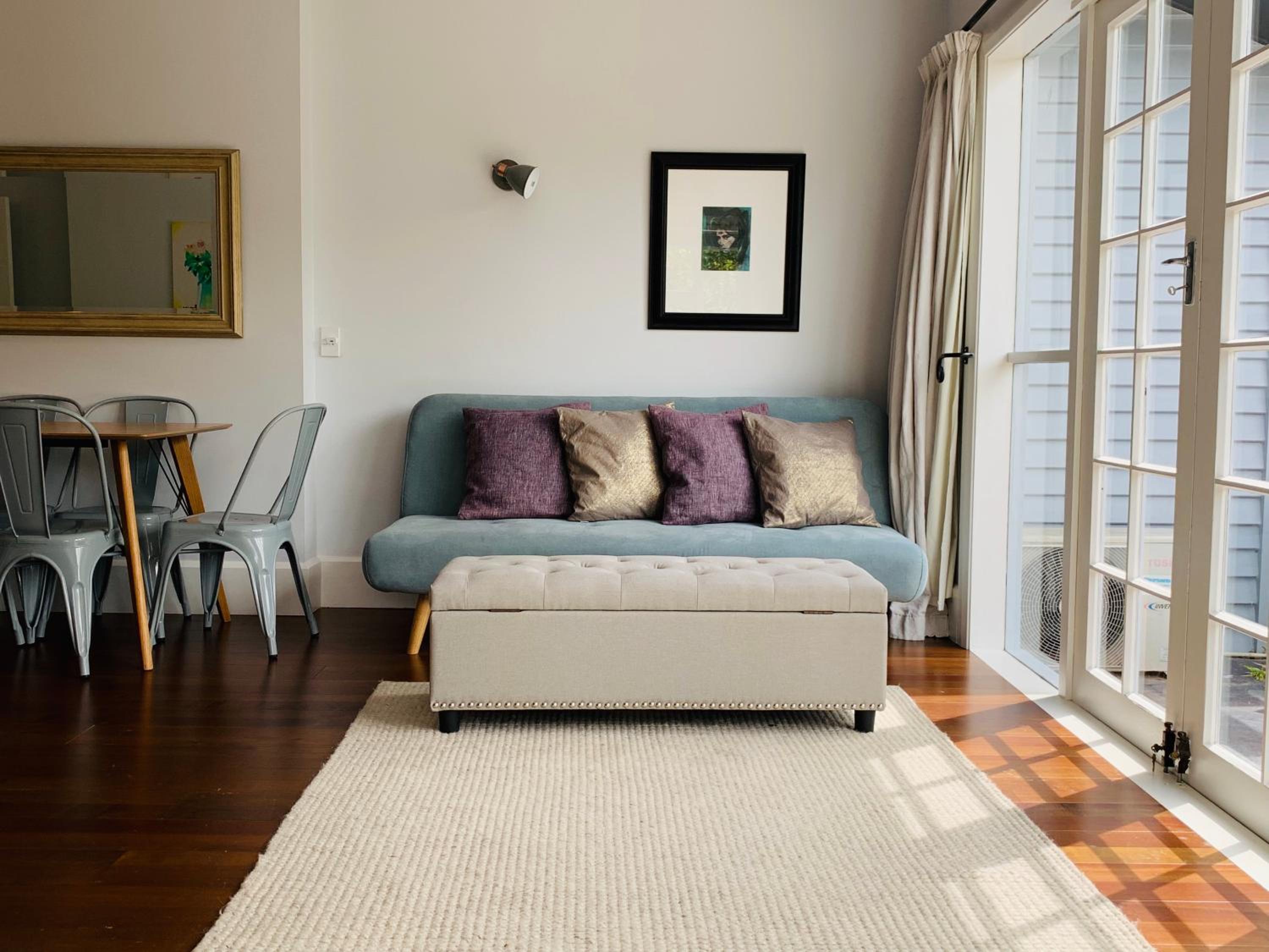 Uptown City Haven - Christchurch Townhouse view 2