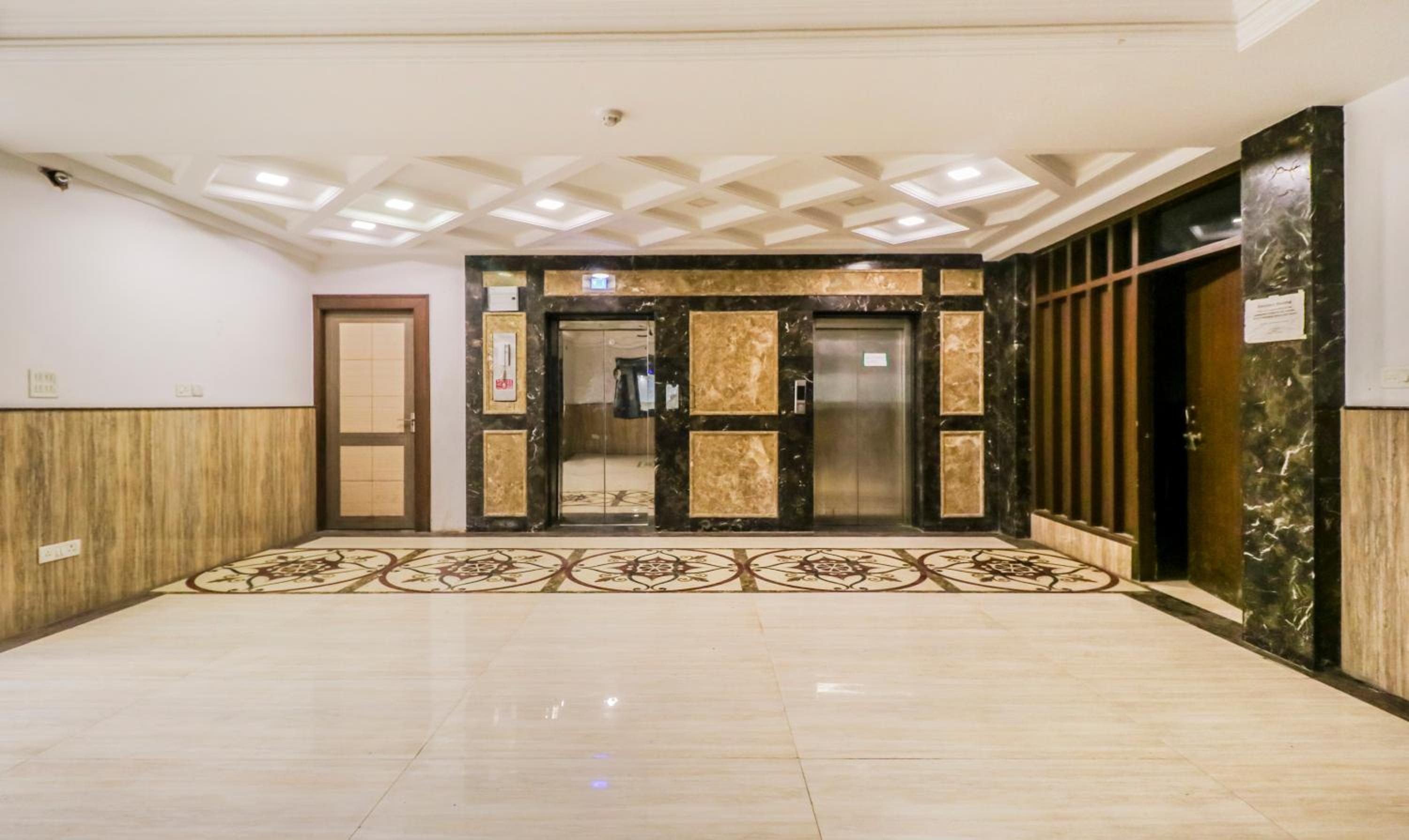 Lobby & Reception