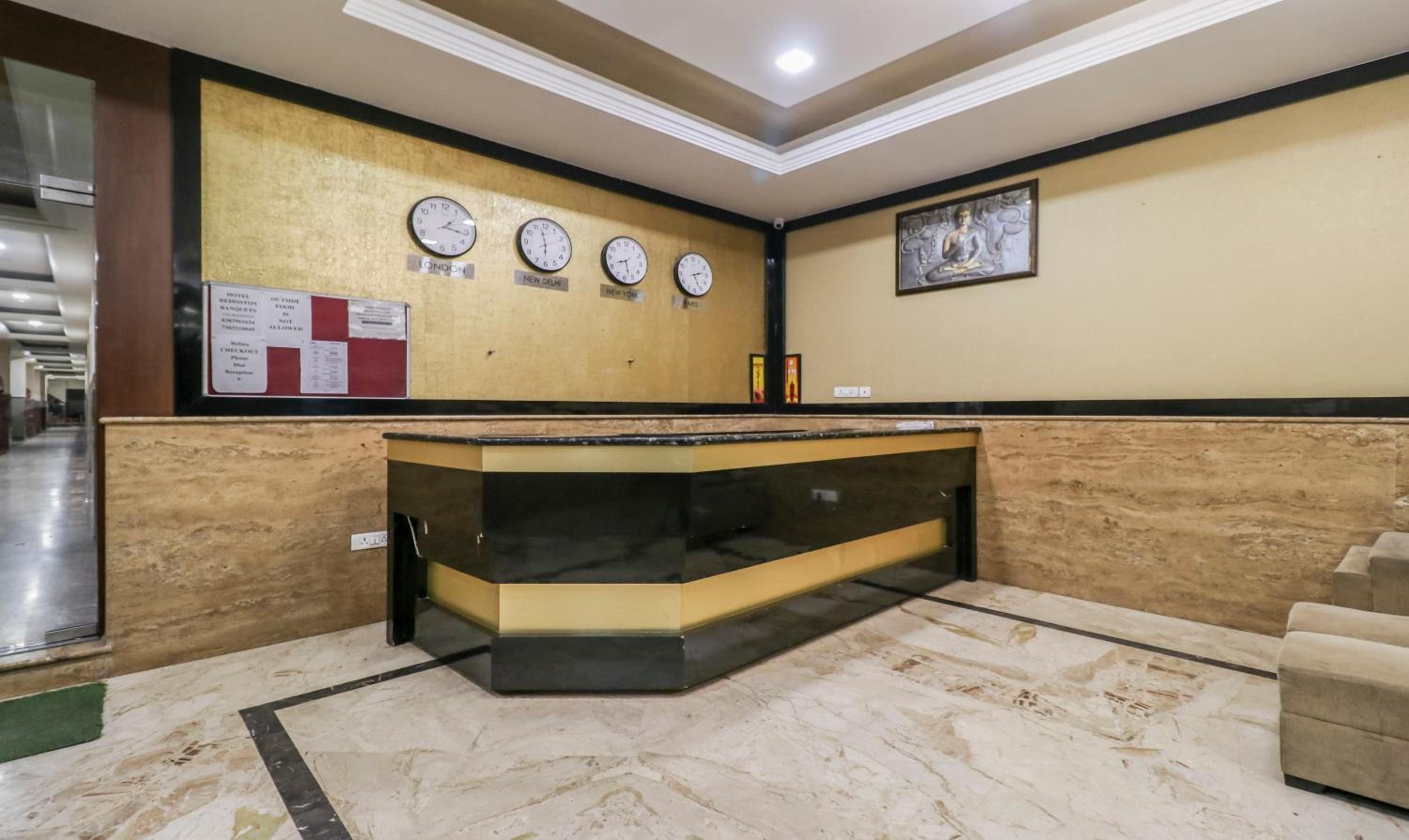 Lobby & Reception