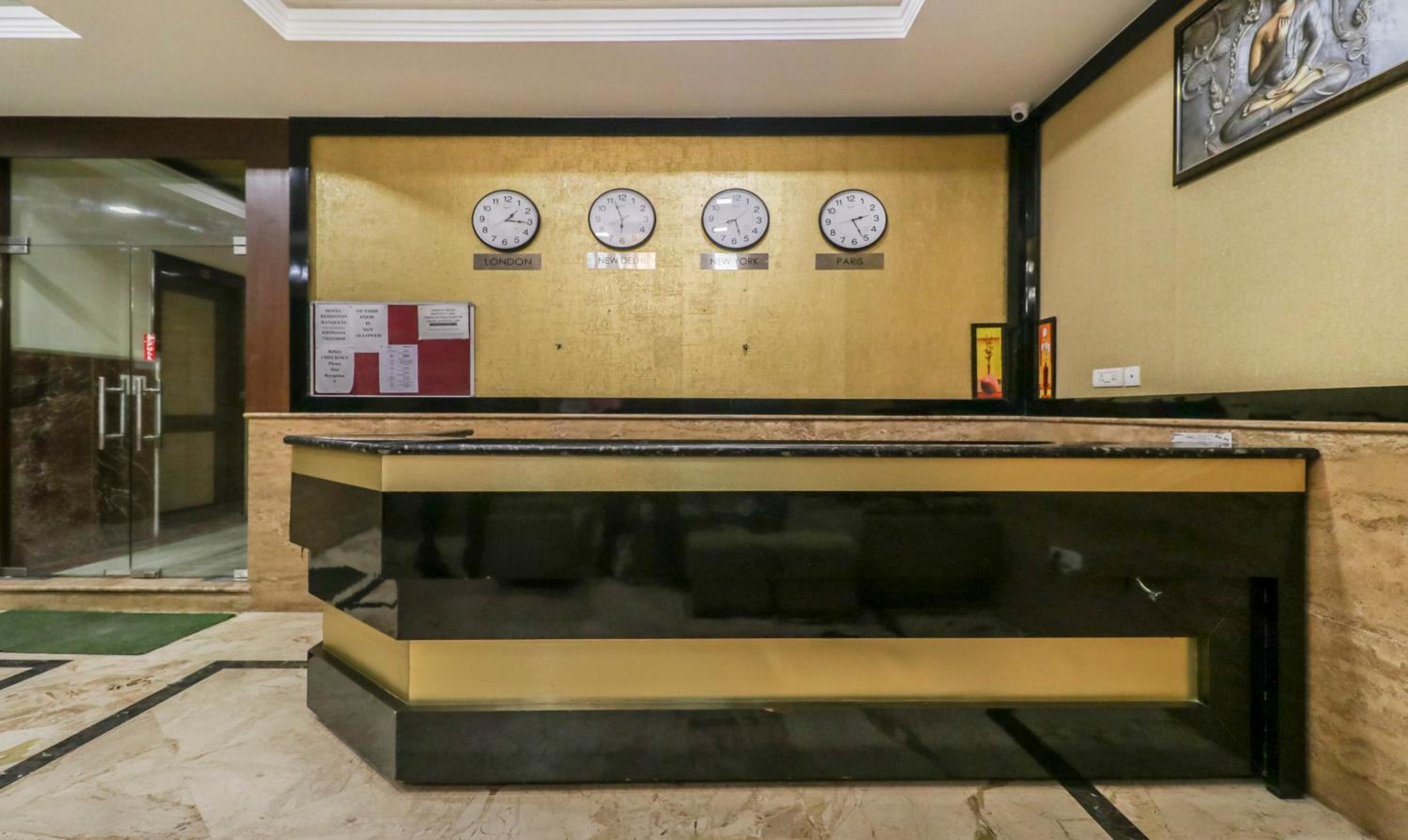 Lobby & Reception