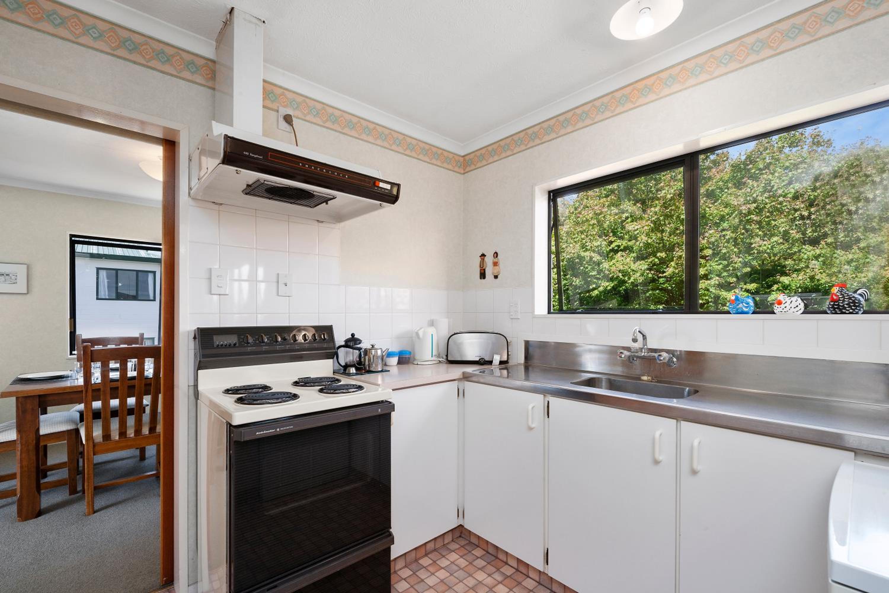 Lake Vista at Two Mile Bay- Taupo Central Home