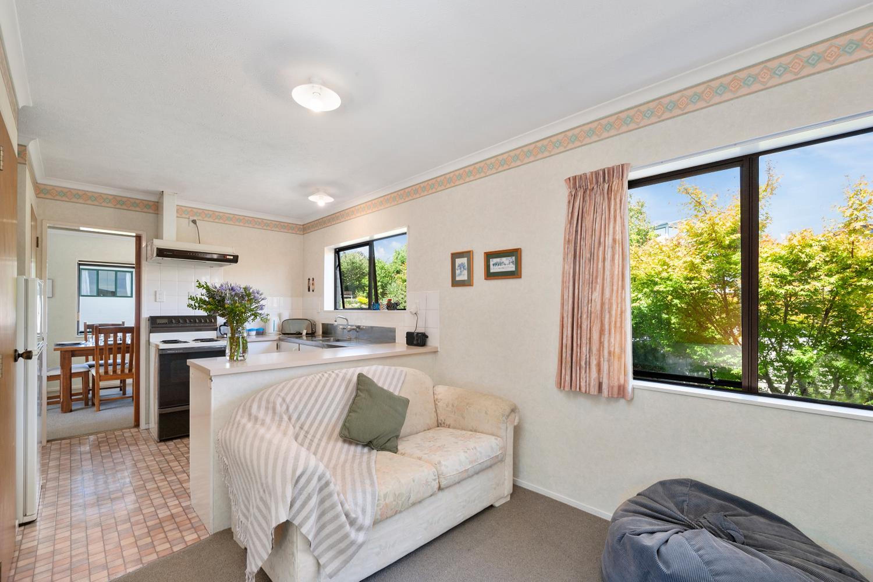 Lake Vista at Two Mile Bay- Taupo Central Home