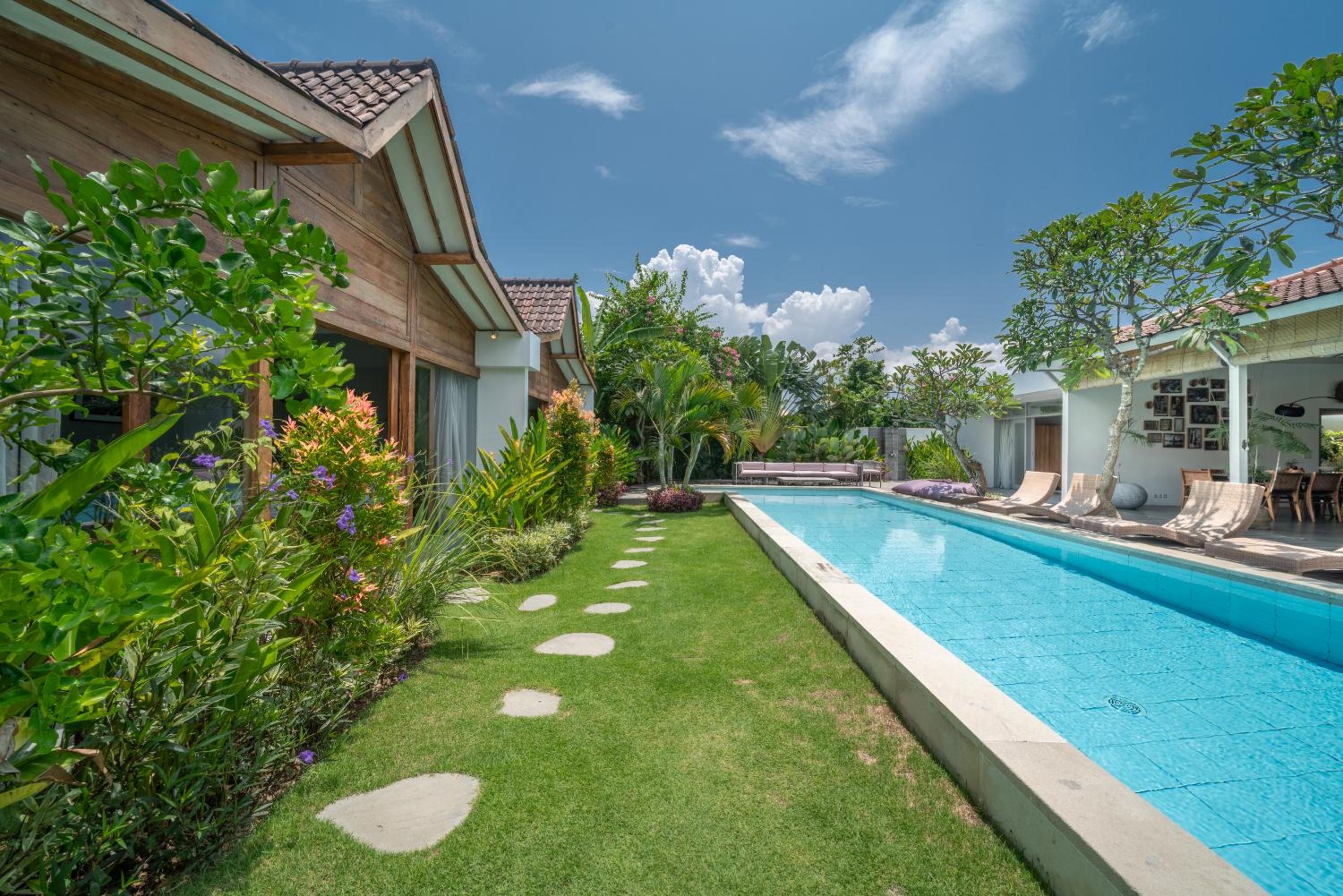 Villa Nahema - 4BR Villa in Seminyak Next to the Beach