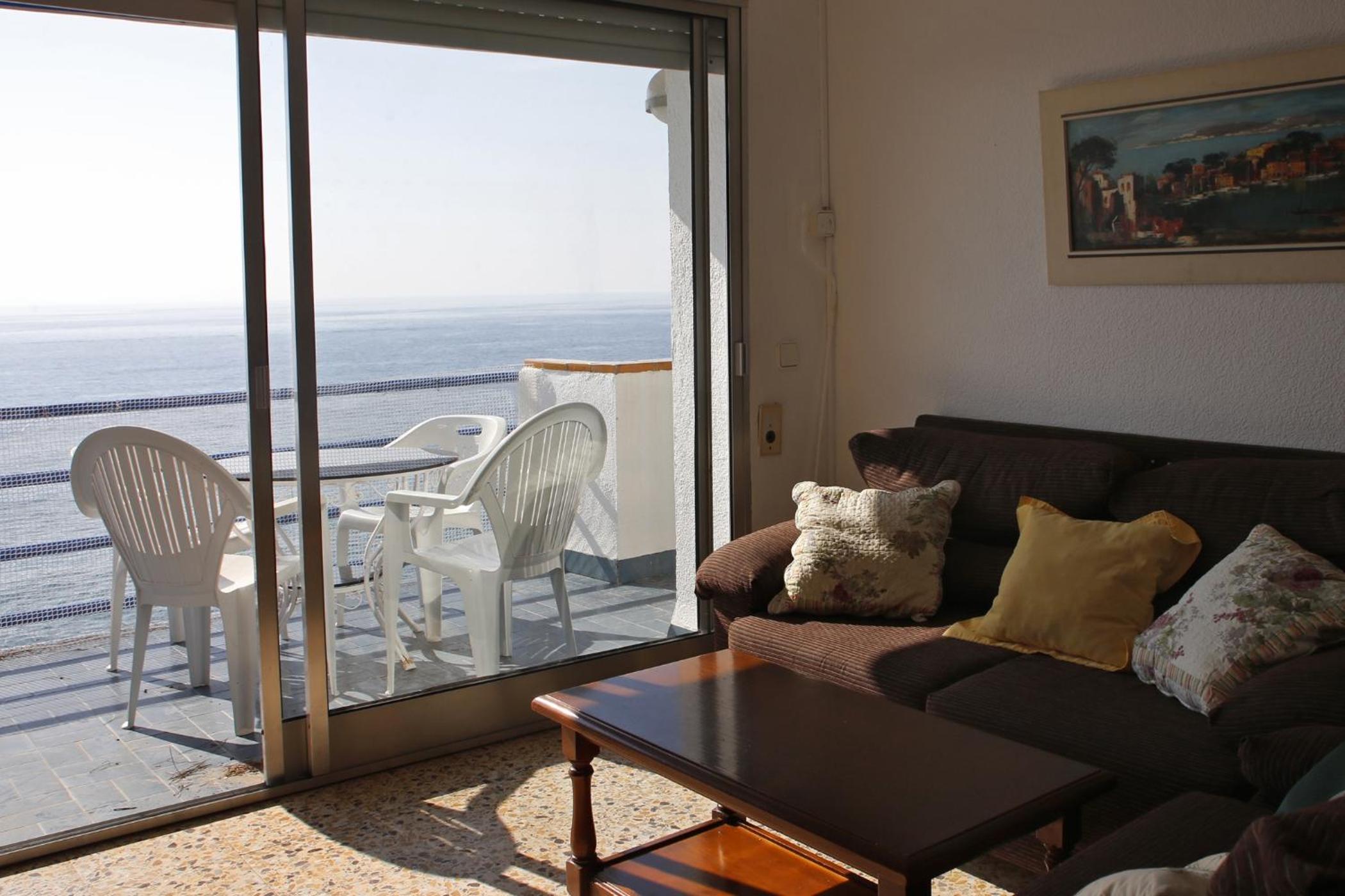 AT305 Vistas directas al mar, al lado de la cala Canyadell view 3