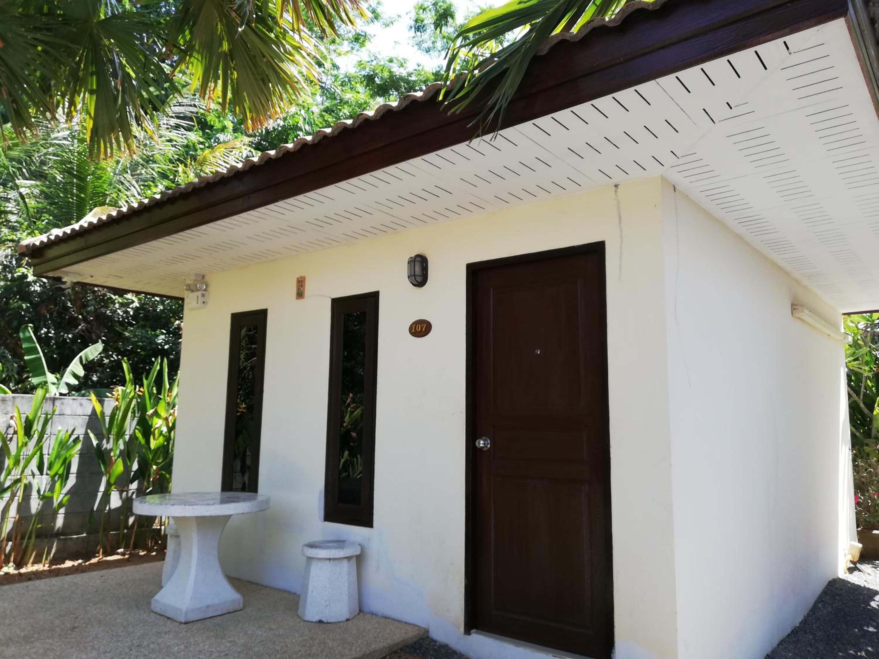 Laemsai Resort