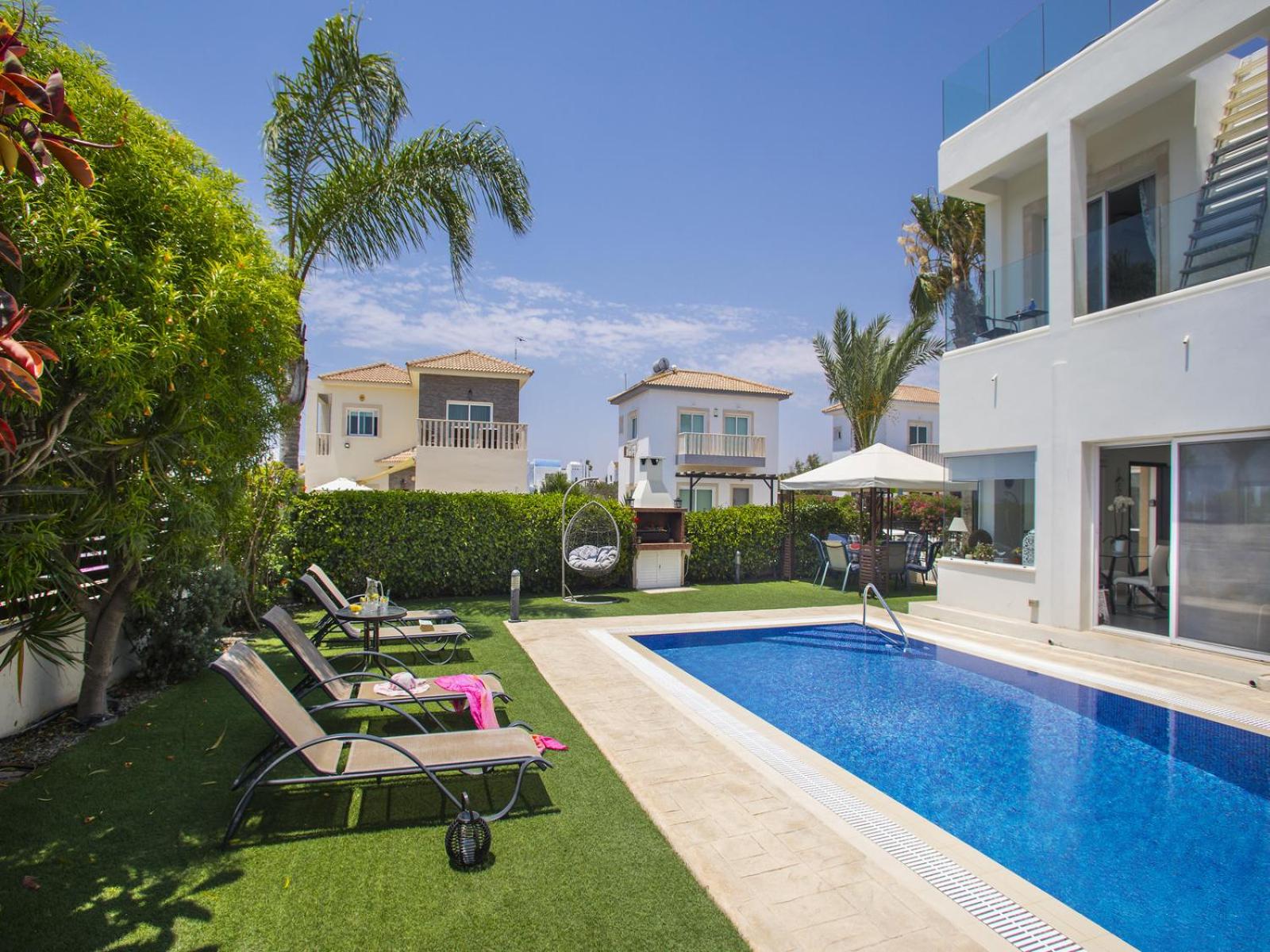 Villa Elias