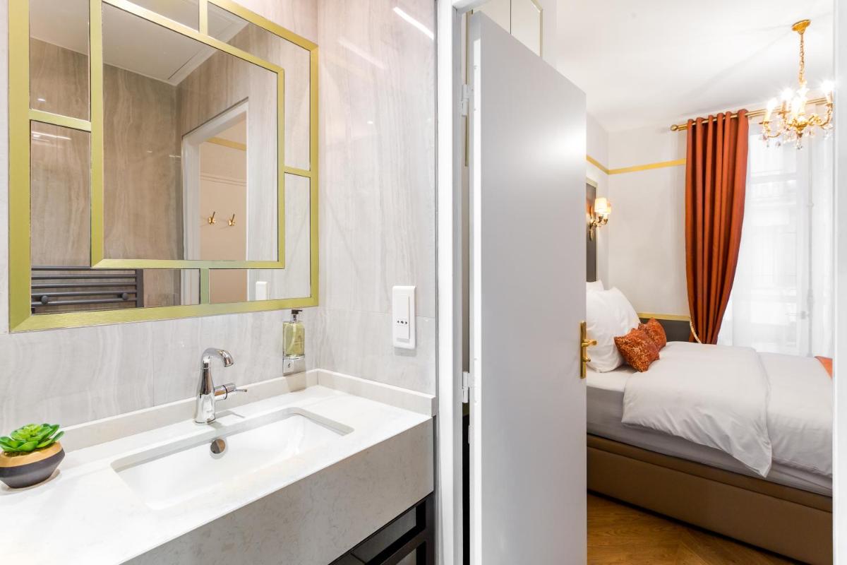 Luxury 2 Bedroom 2 Bathroom With AC -Eiffel Tower