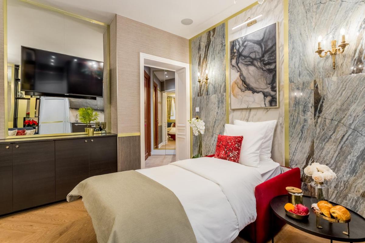Luxury 2 Bedroom 2 Bathroom With AC -Eiffel Tower