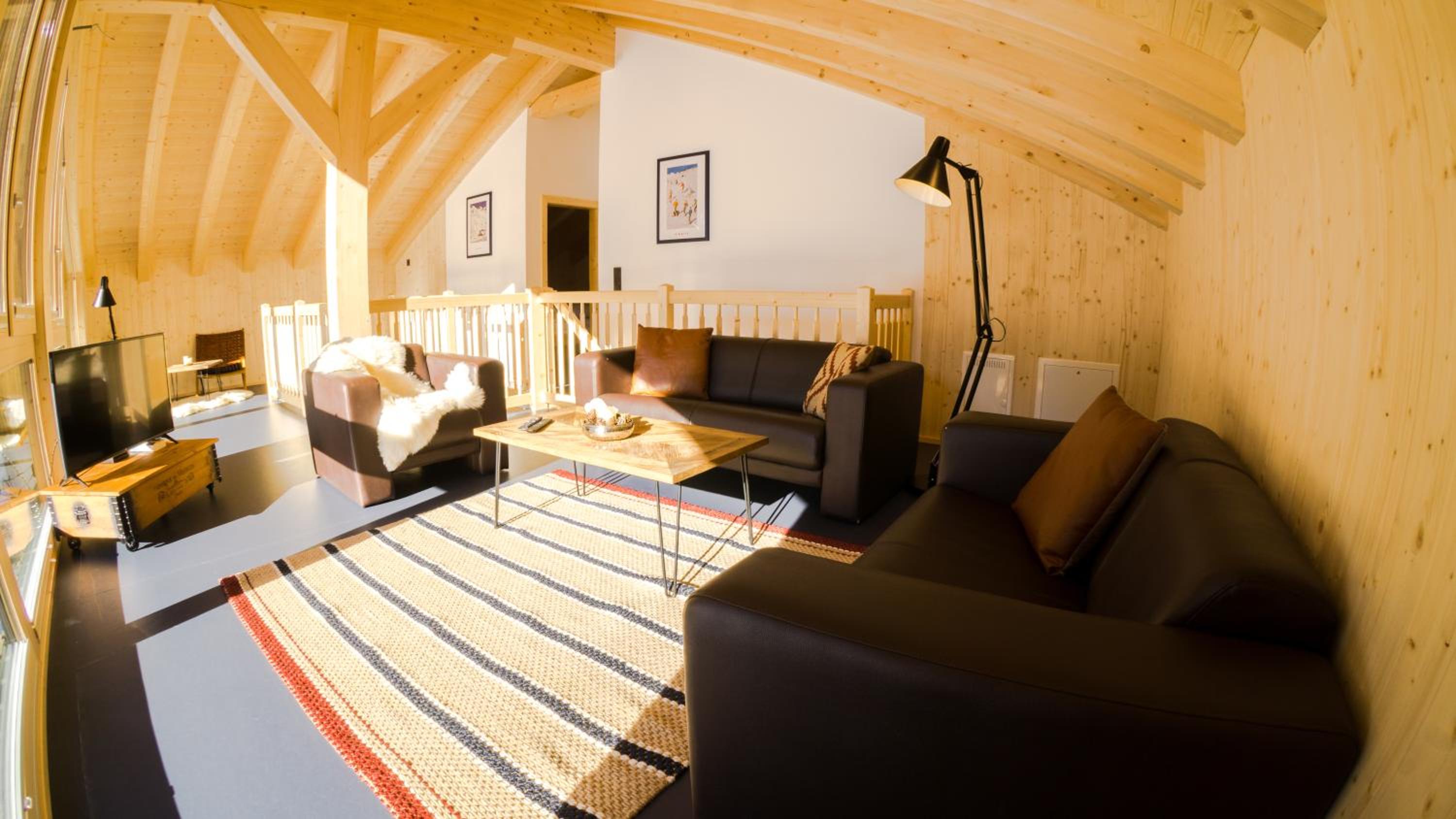 Ferienhaus Alpen Lodge und die Gams