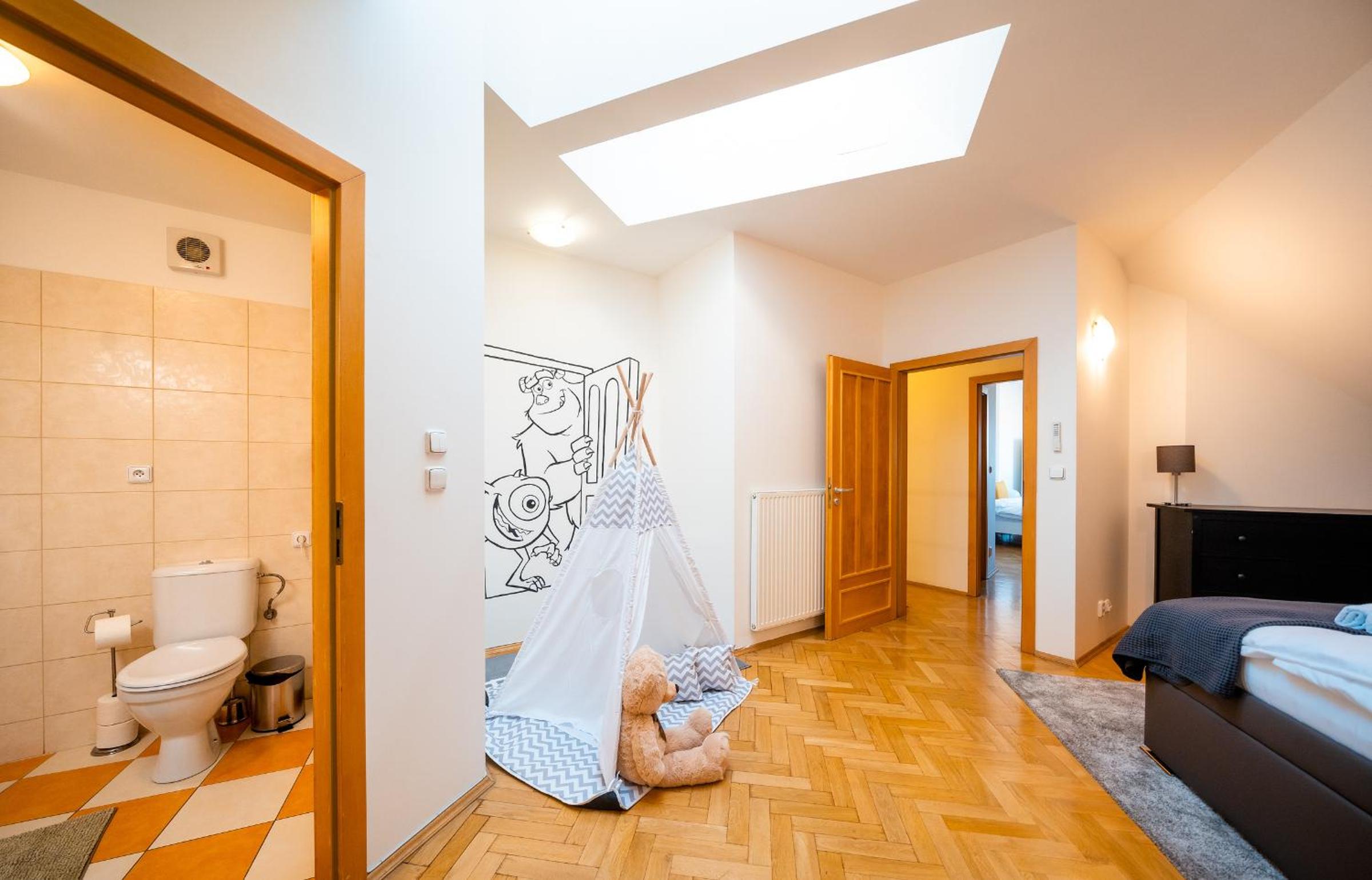 Klimentska Cartoon apartments