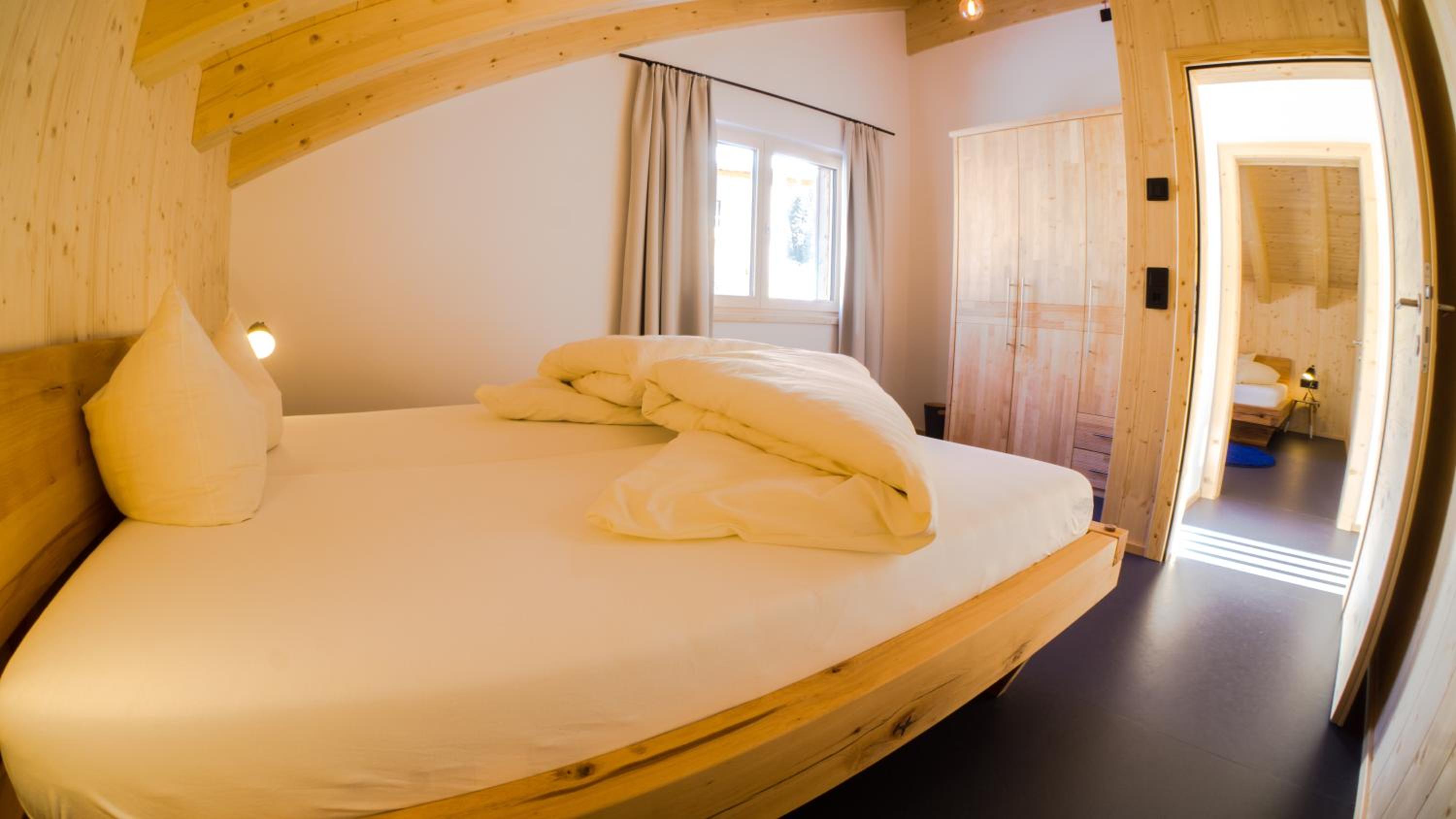 Ferienhaus Alpen Lodge und die Gams