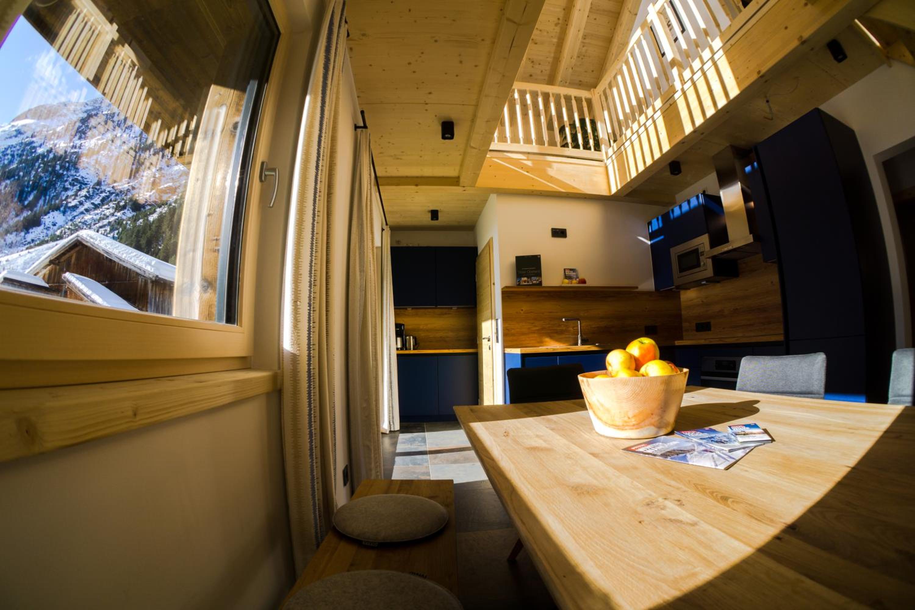 Ferienhaus Alpen Lodge und die Gams