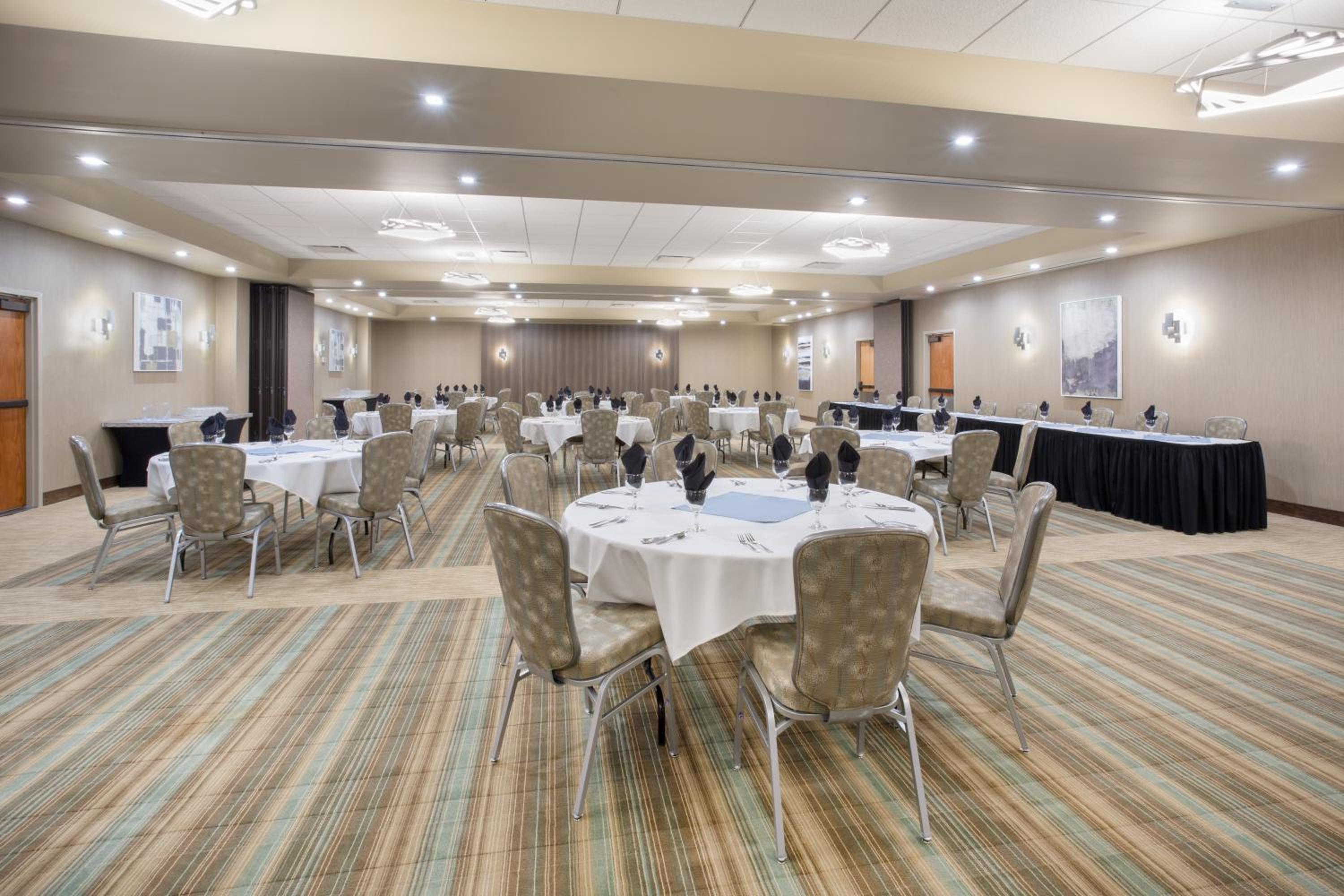 Riverton Vacations - Holiday Inn Riverton-Convention Center, an IHG Hotel - Property Image 8