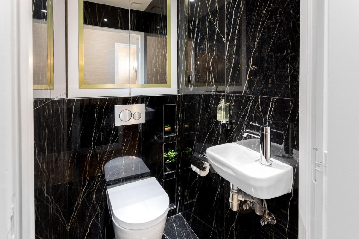 Luxury 2 Bedroom 2 Bathroom With AC -Eiffel Tower