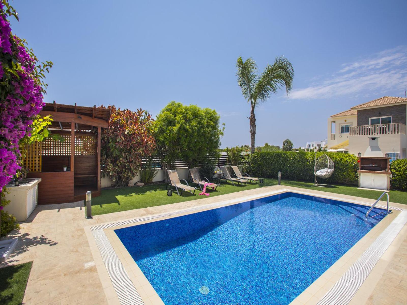 Villa Elias