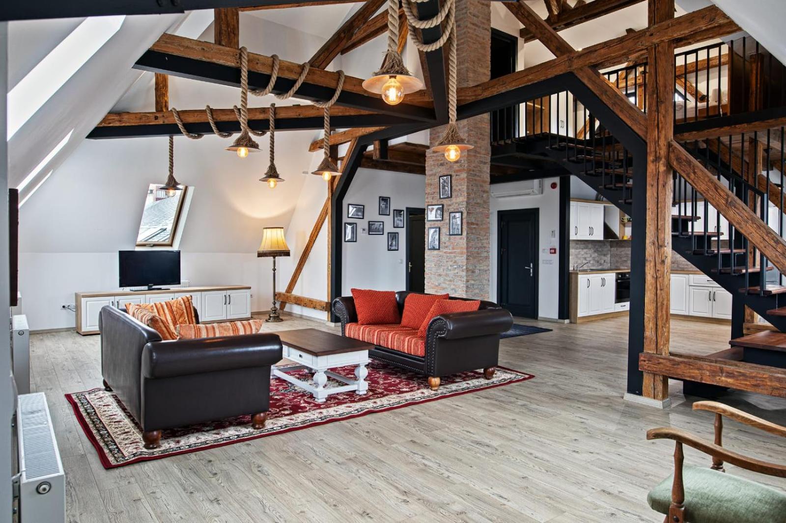 The Bricks 1903 Lofts - Central Bistrita view 2