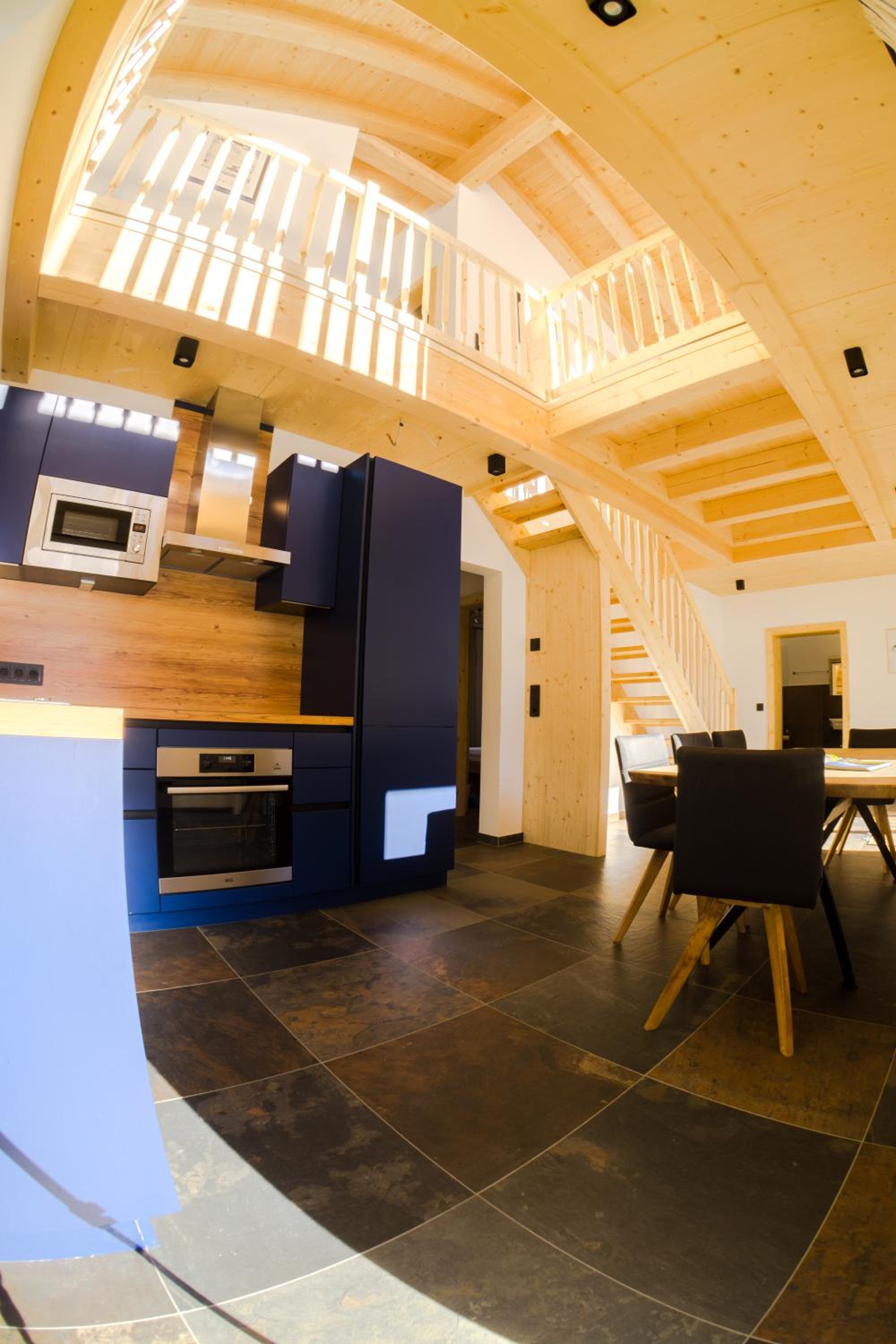 Ferienhaus Alpen Lodge und die Gams