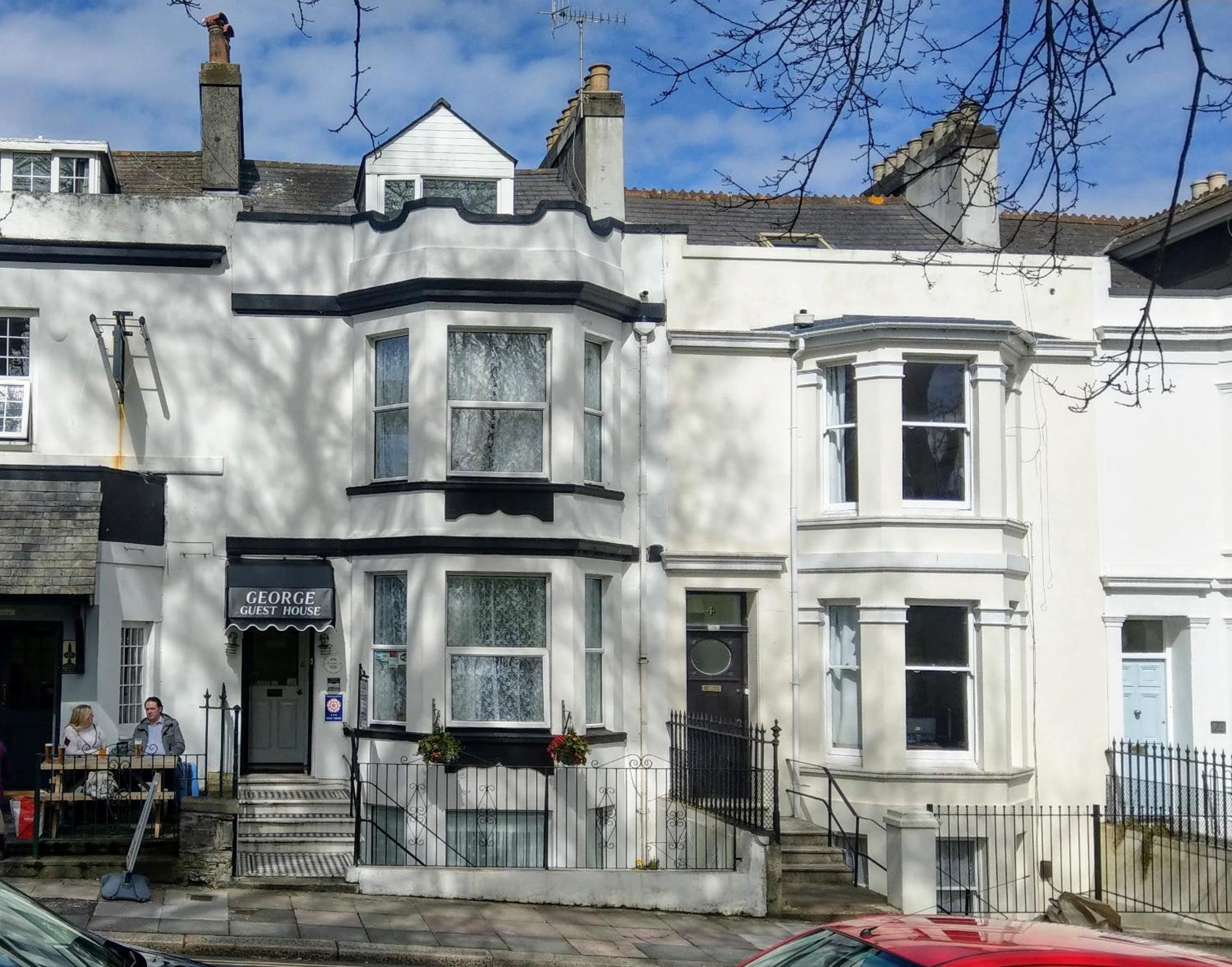 Hotel The George Guest House - Image 1