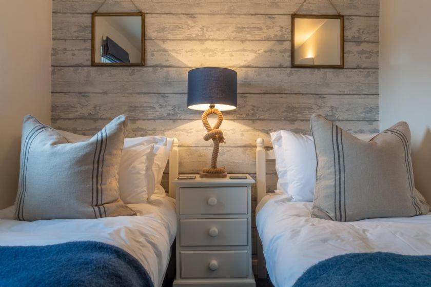 No33 BRACKEN BOUTIQUE COTTAGE