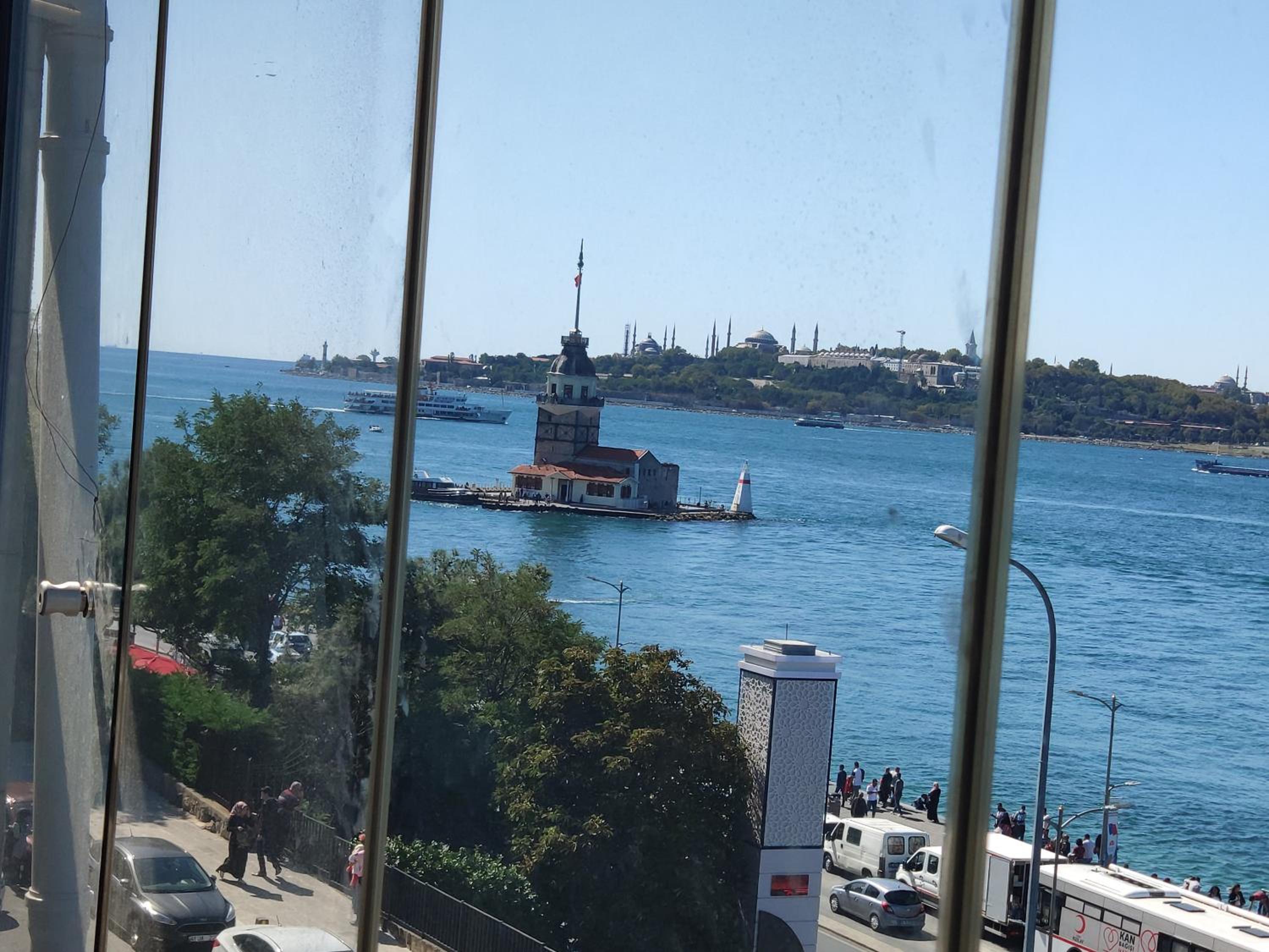 Istanbul Modern Flats with Amazing Sea View