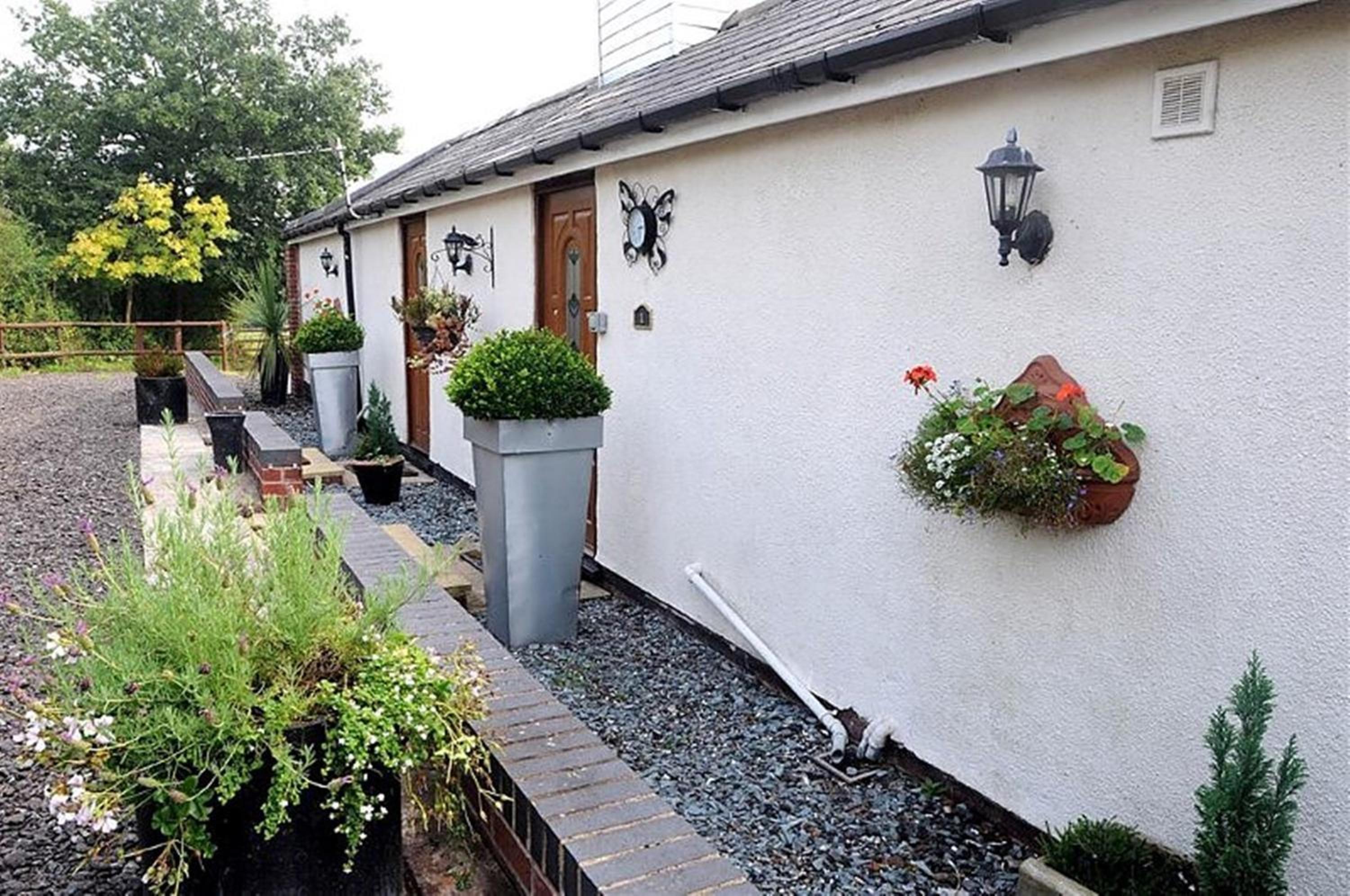 Little Rushbrook Cottages