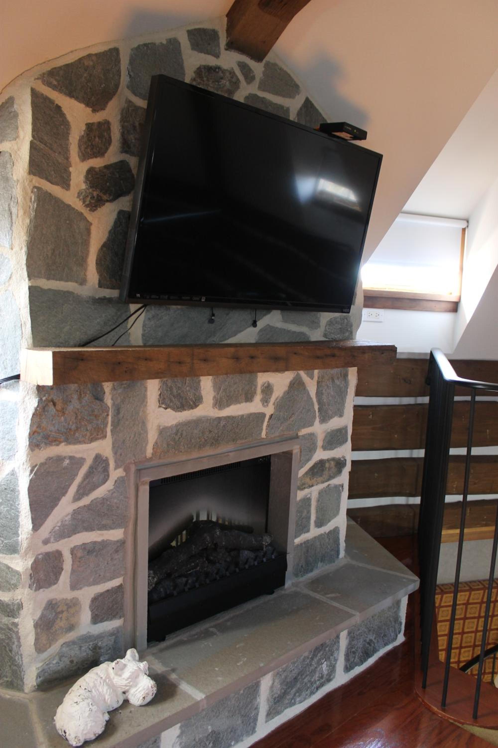 Twin Pine Manor view 3