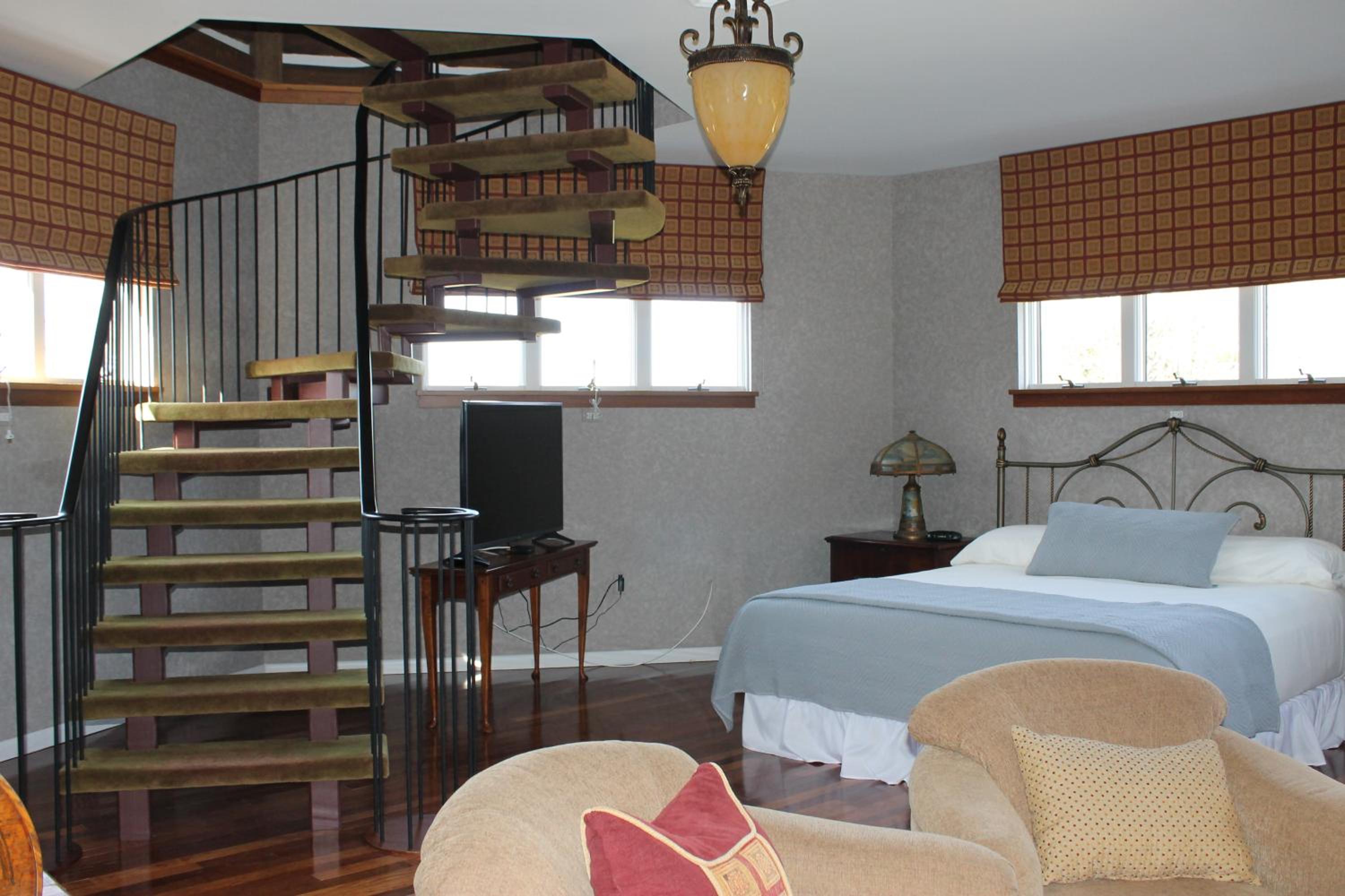 Twin Pine Manor view 4