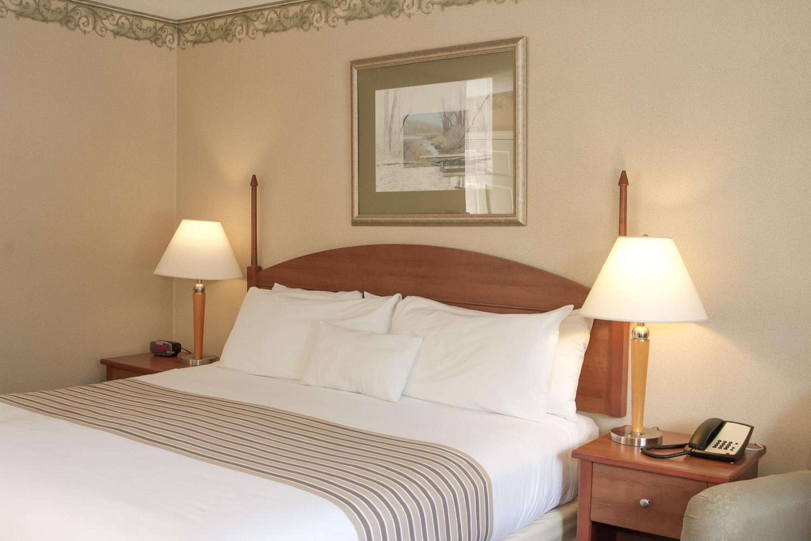Flagship Inn