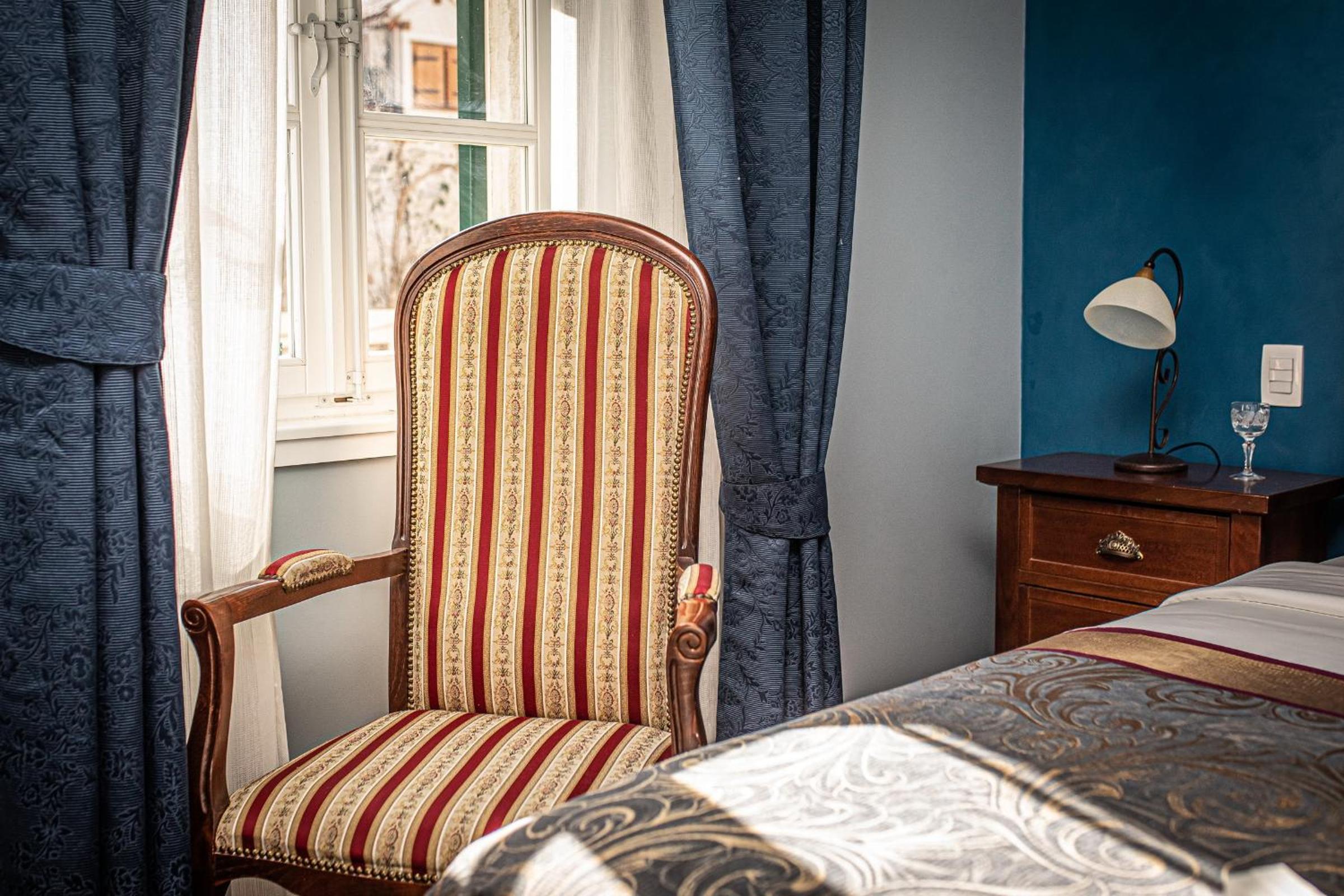 Theatre luxury rooms — photo 17