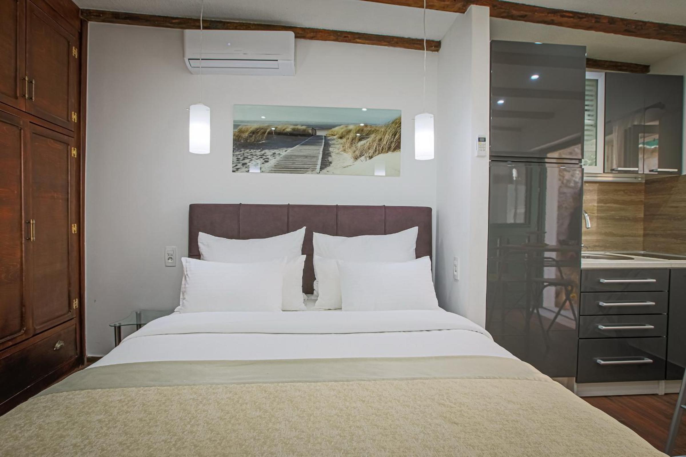 Theatre luxury rooms — photo 23
