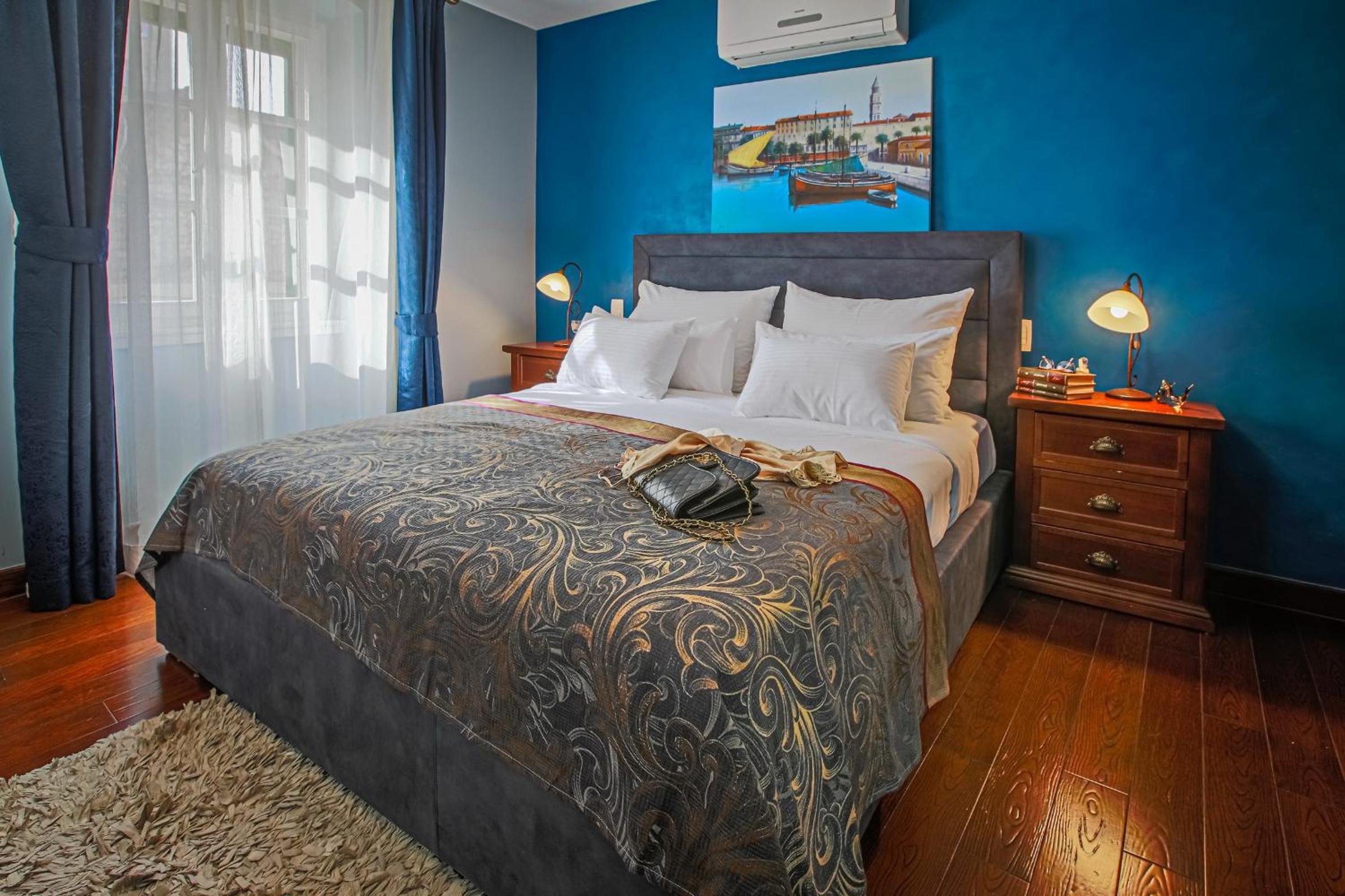 Theatre luxury rooms — photo 27