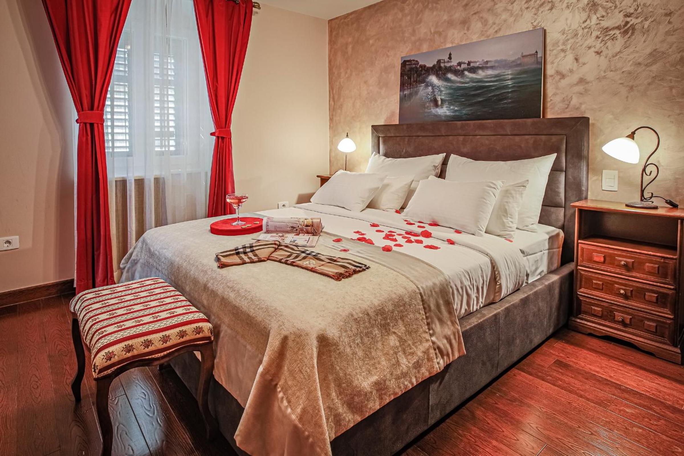 Theatre luxury rooms — photo 25