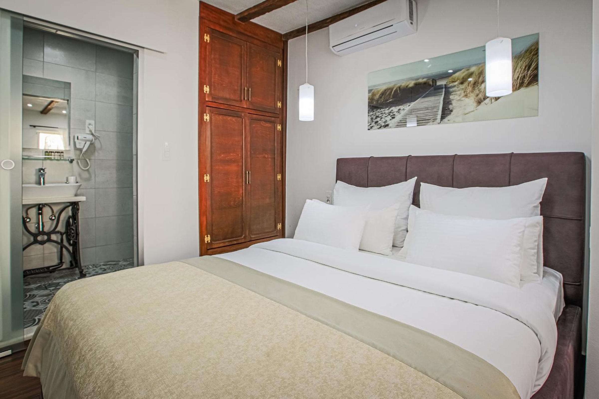 Theatre luxury rooms — photo 19