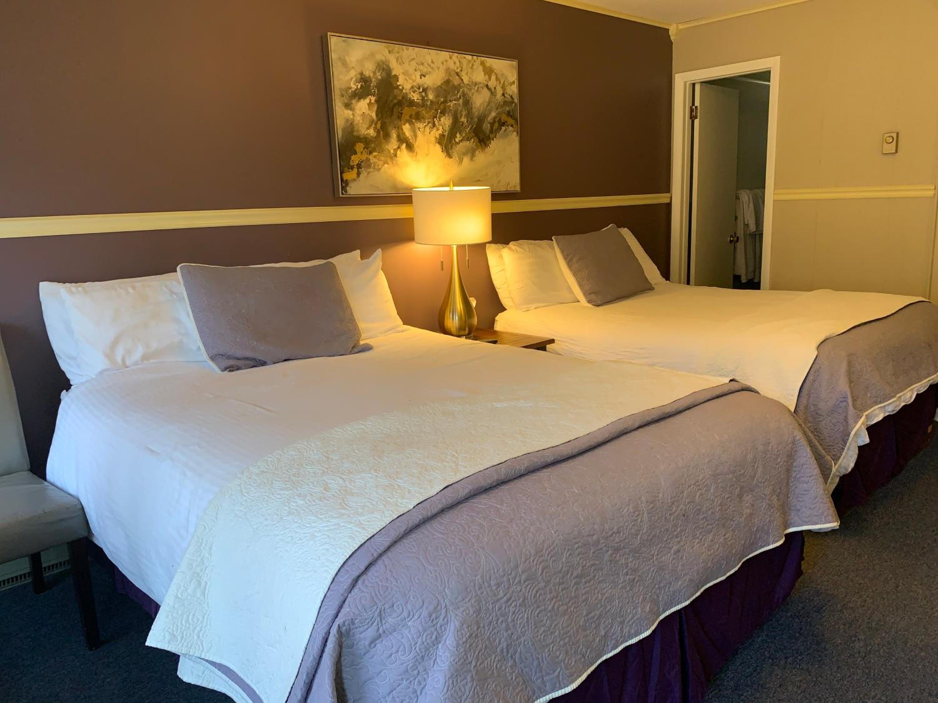Starlite Motel & Suites