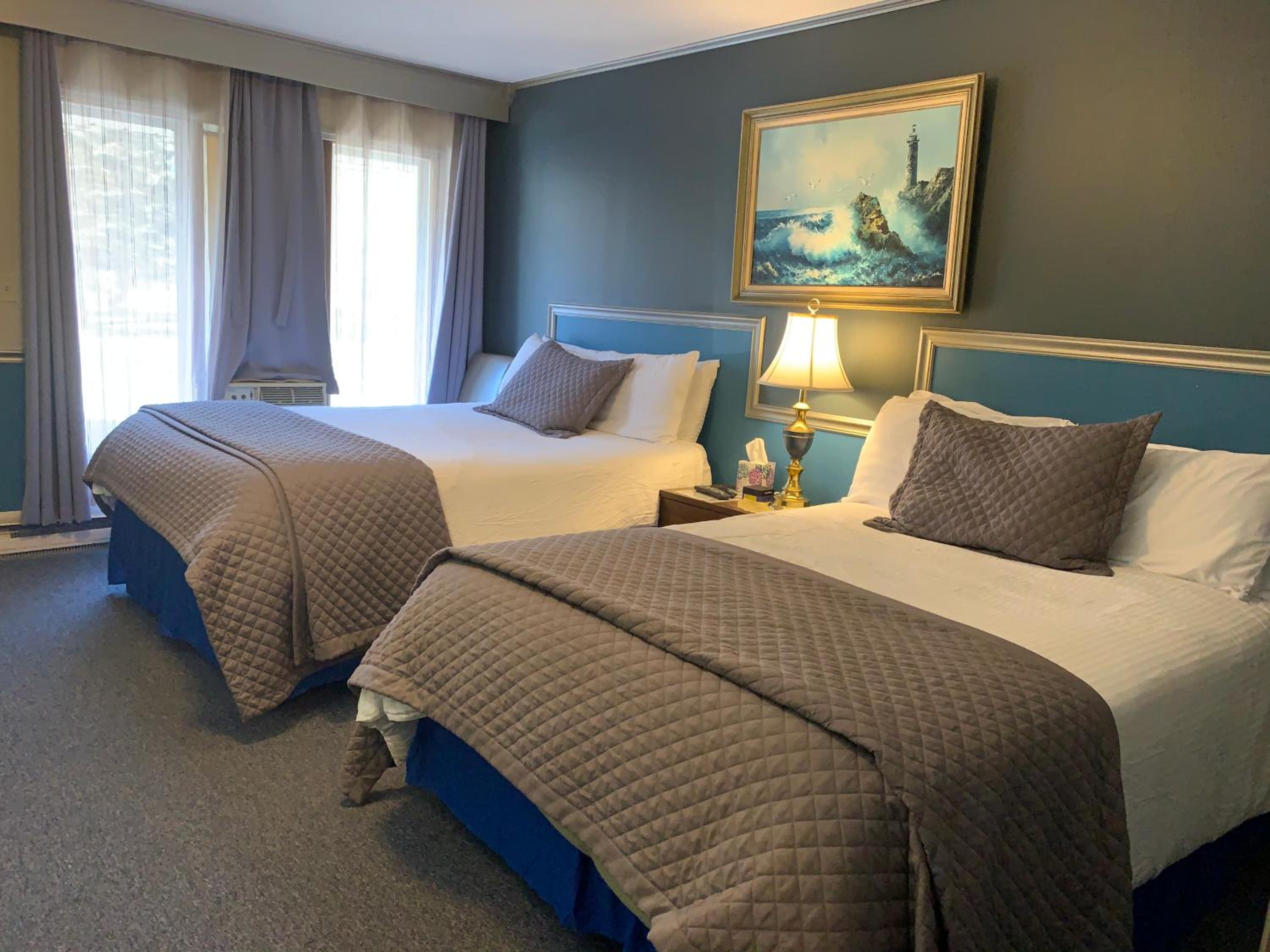 Starlite Motel & Suites