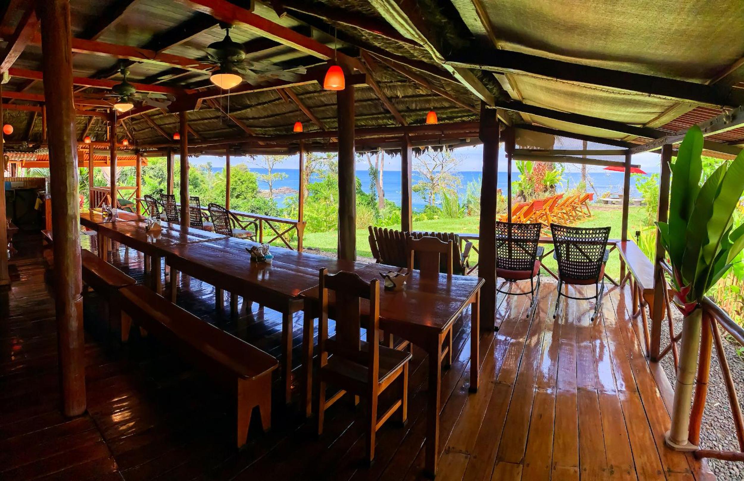 Las Caletas Lodge