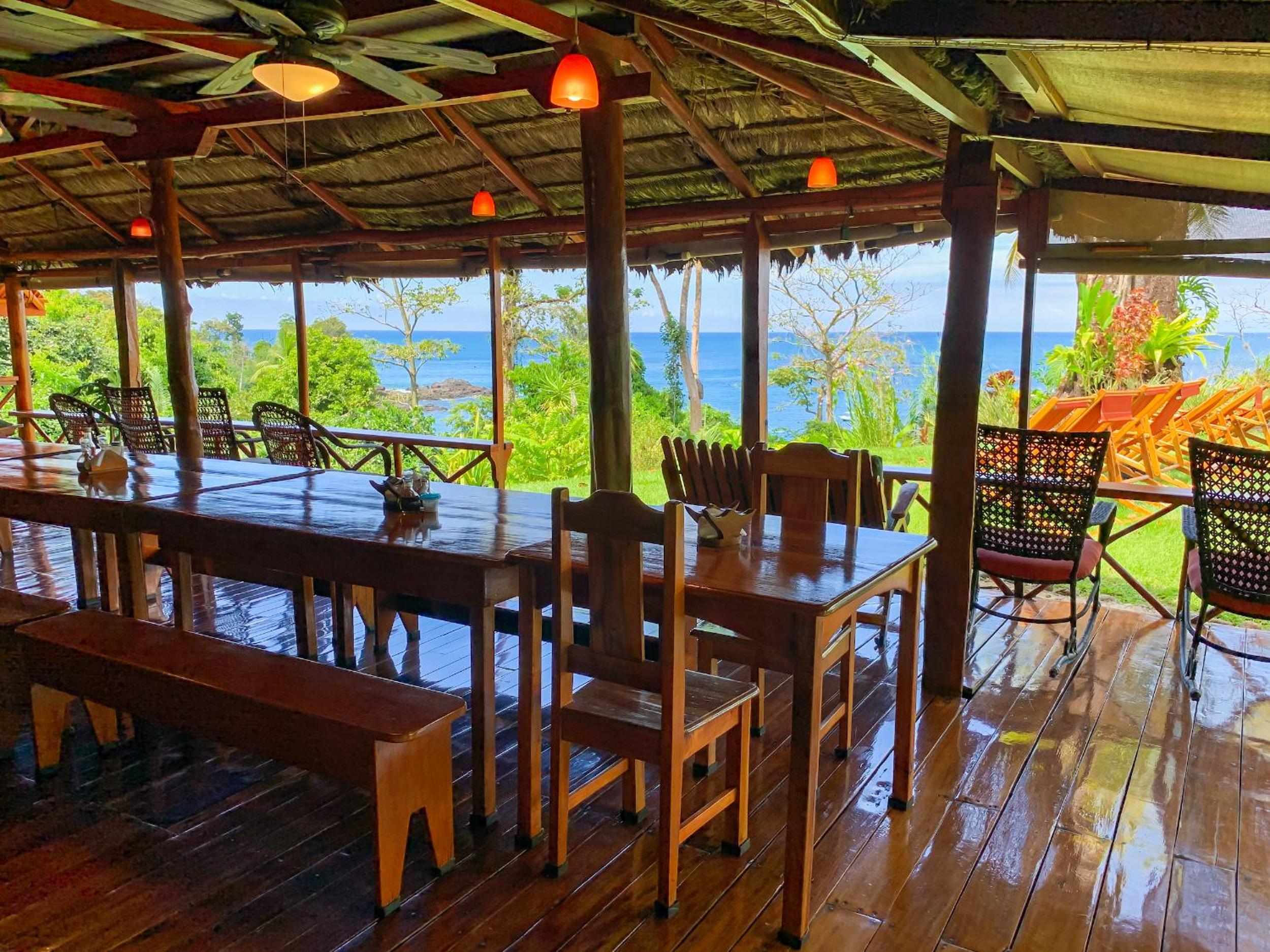 Las Caletas Lodge