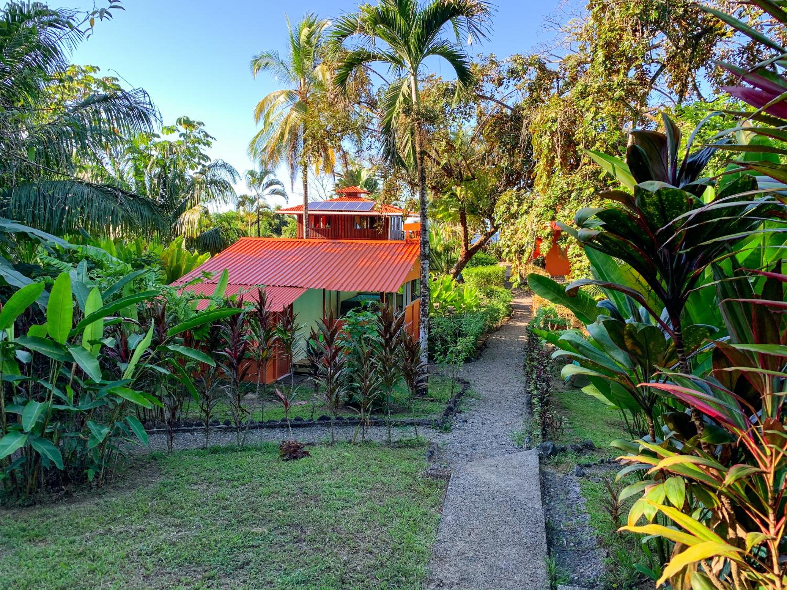 Las Caletas Lodge