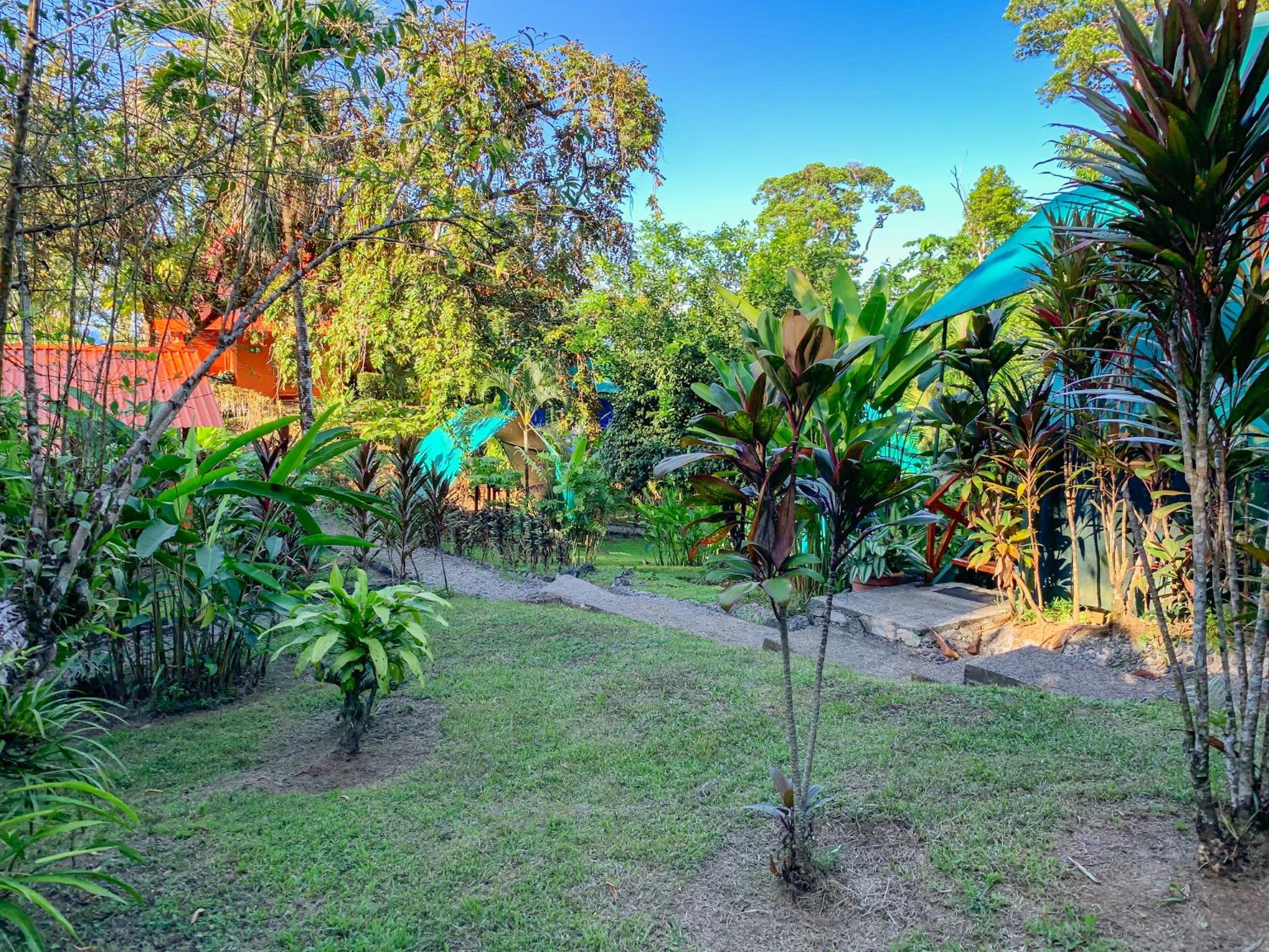 Las Caletas Lodge