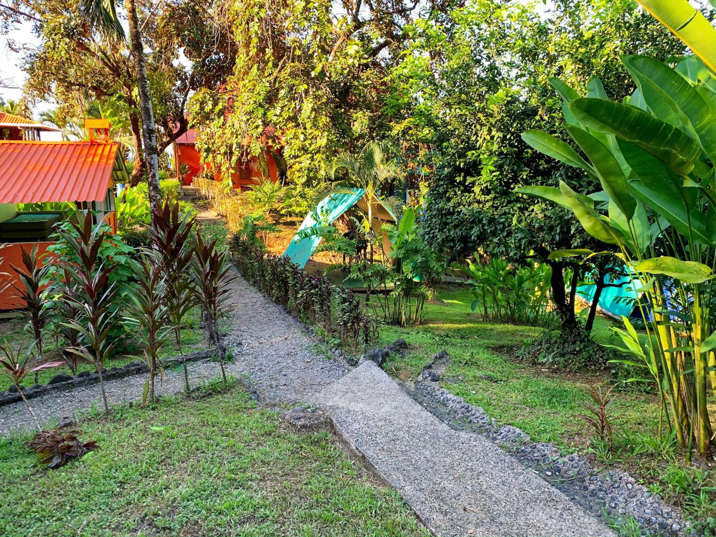 Las Caletas Lodge